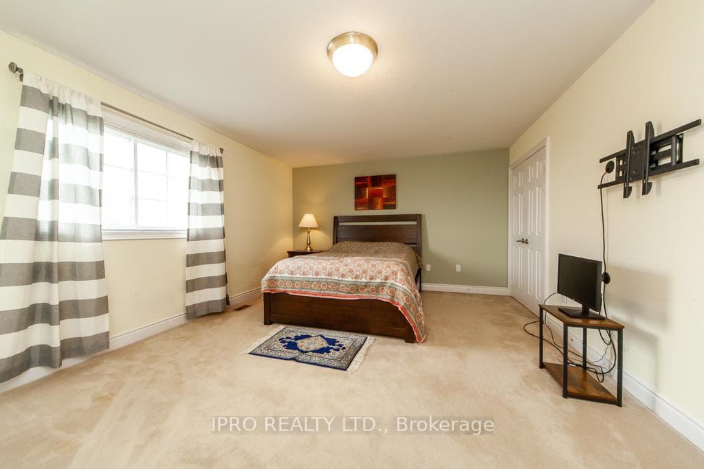 1896 Birchview Drive photo 17