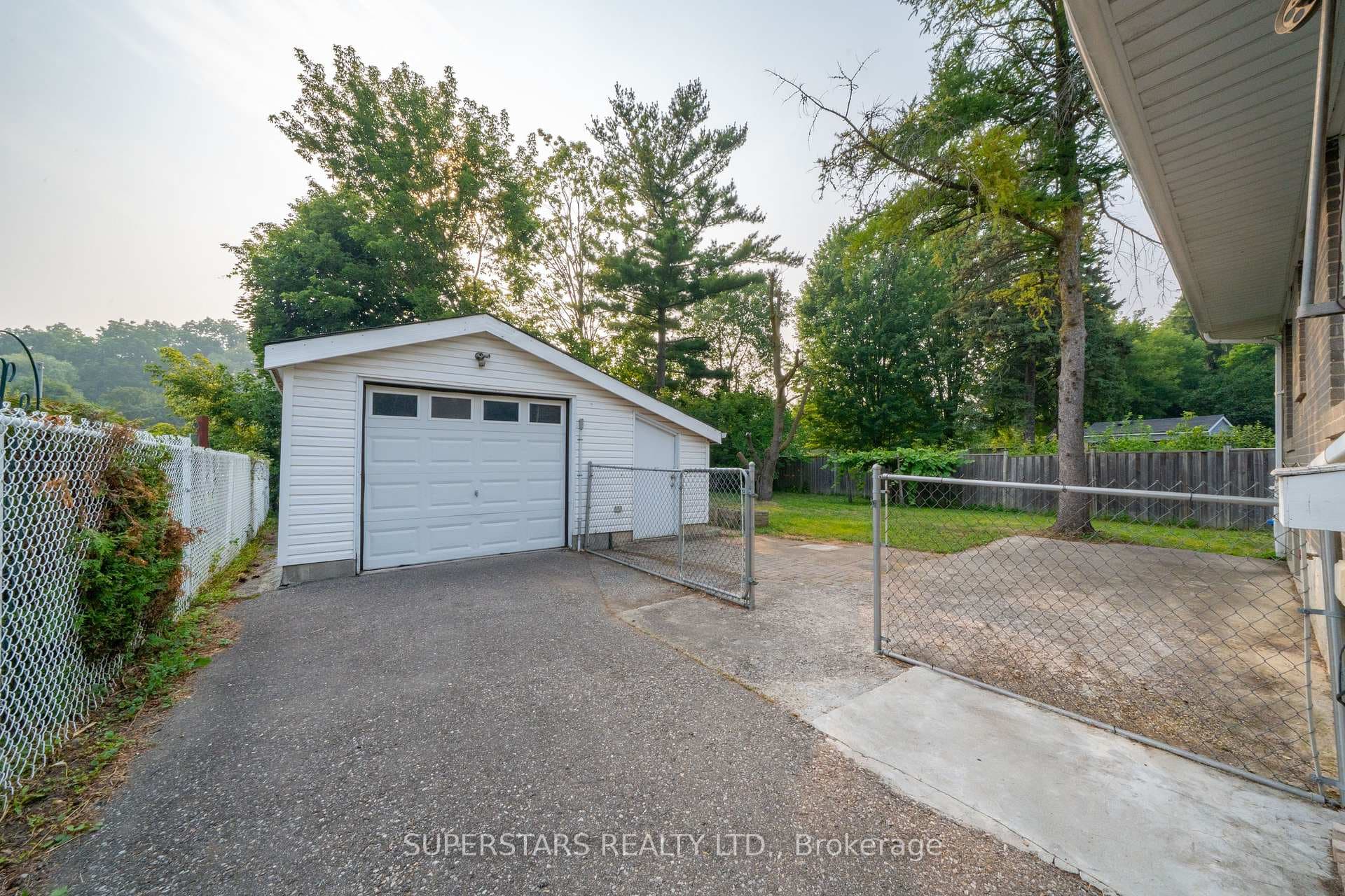 6 Meadowland Drive photo 25