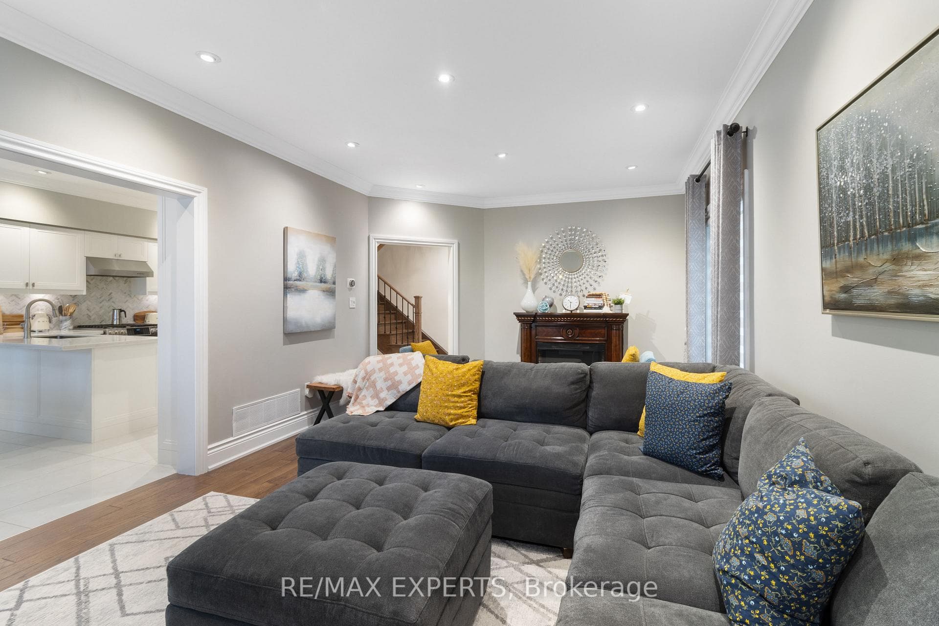 19 Sgotto Boulevard photo 11