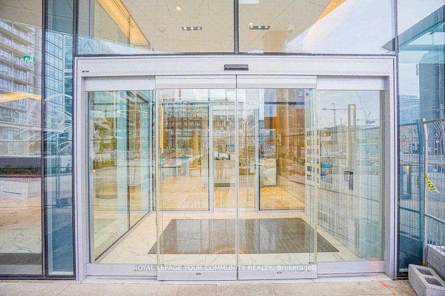 15 Queens Quay Unit 2210 photo 4