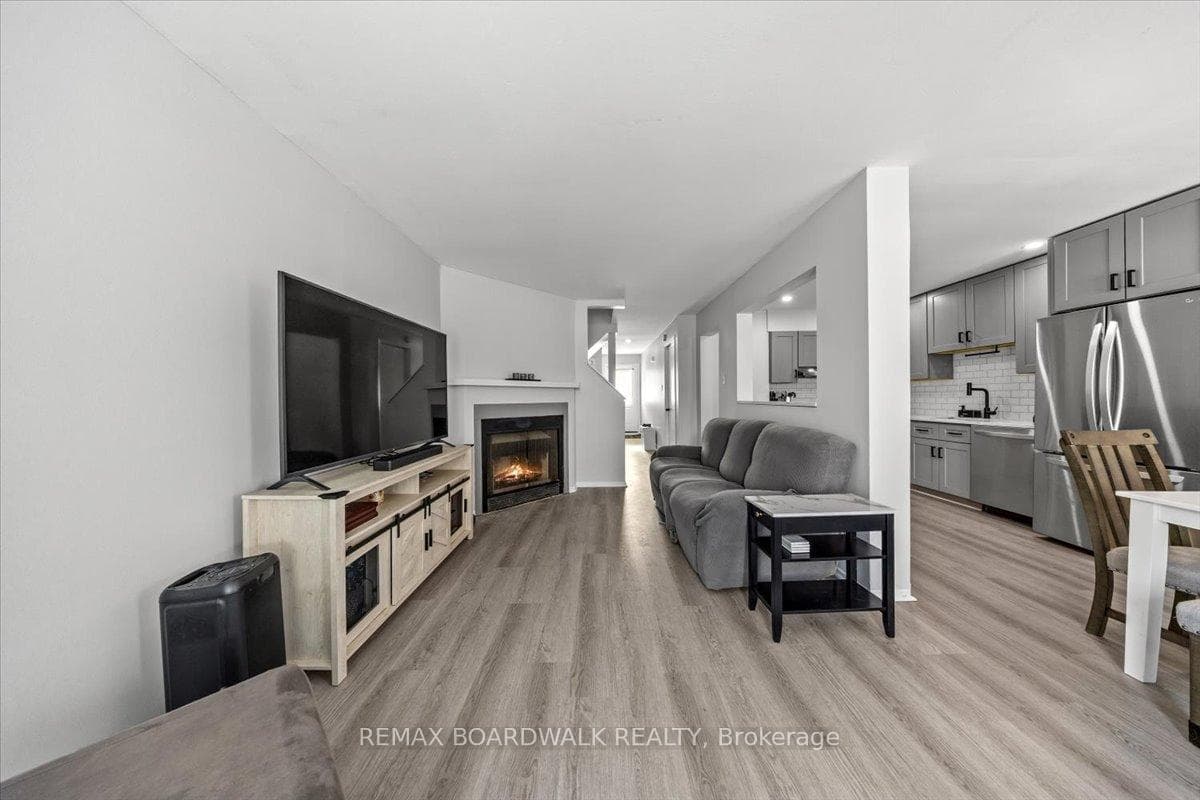 294 Valade Crescent photo 6
