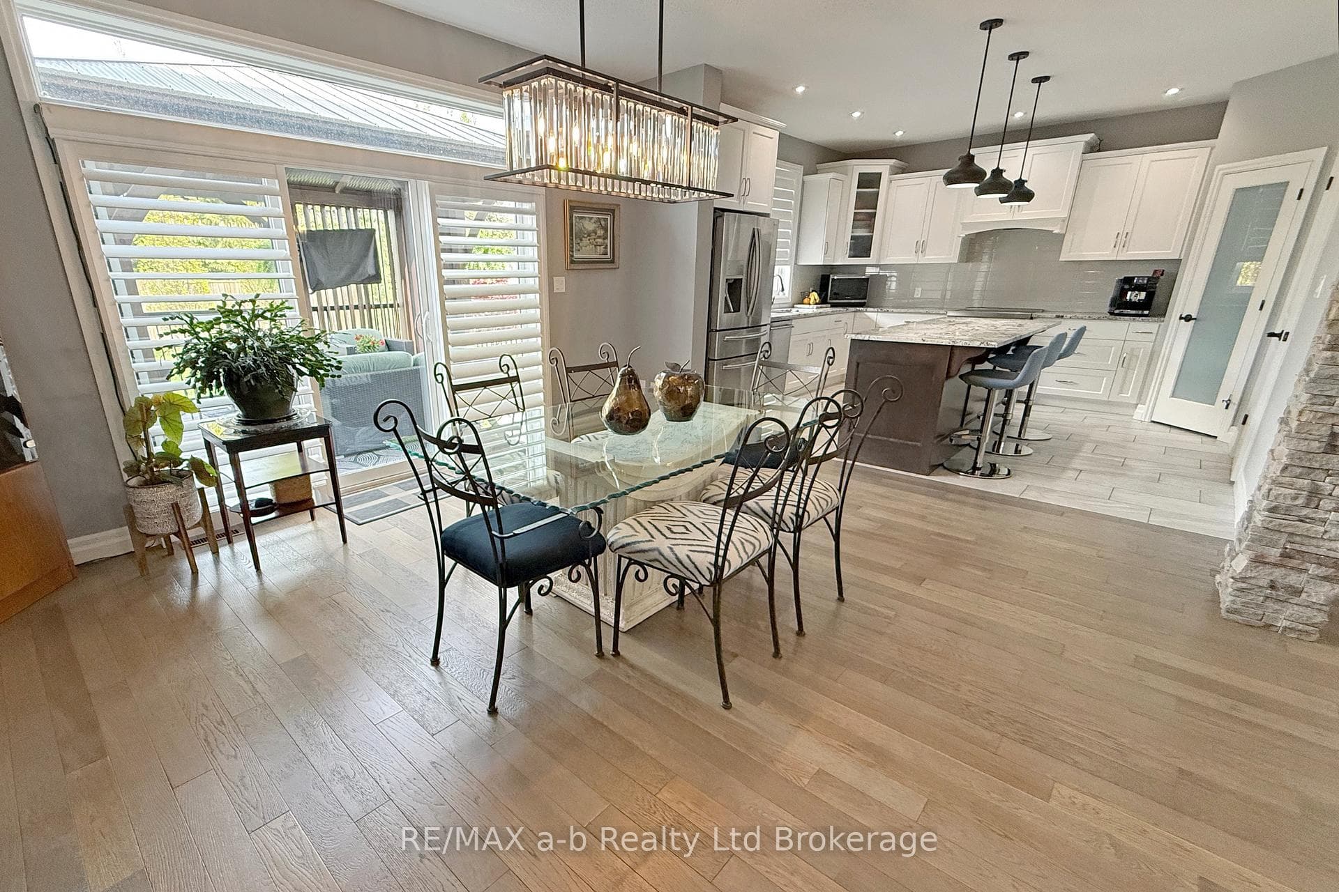 1236 Alberni Road photo 14