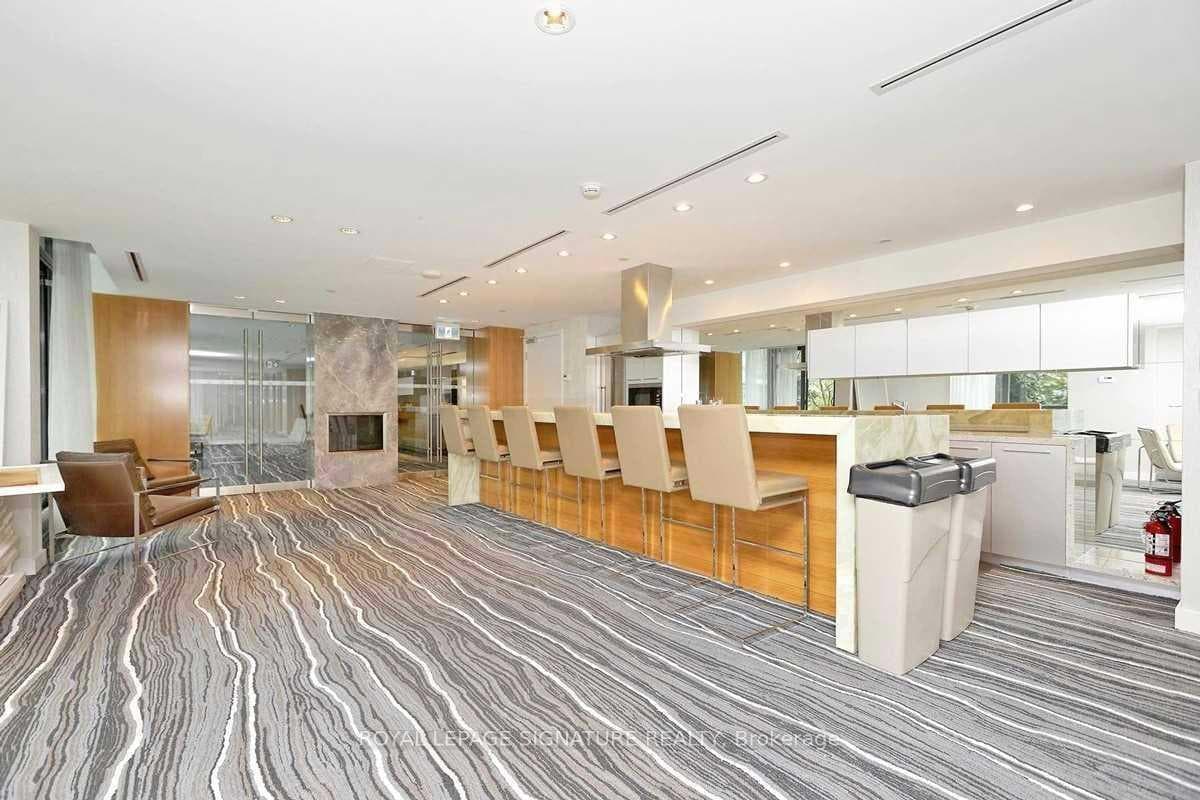215 Fort York Boulevard Unit 1103 photo 24