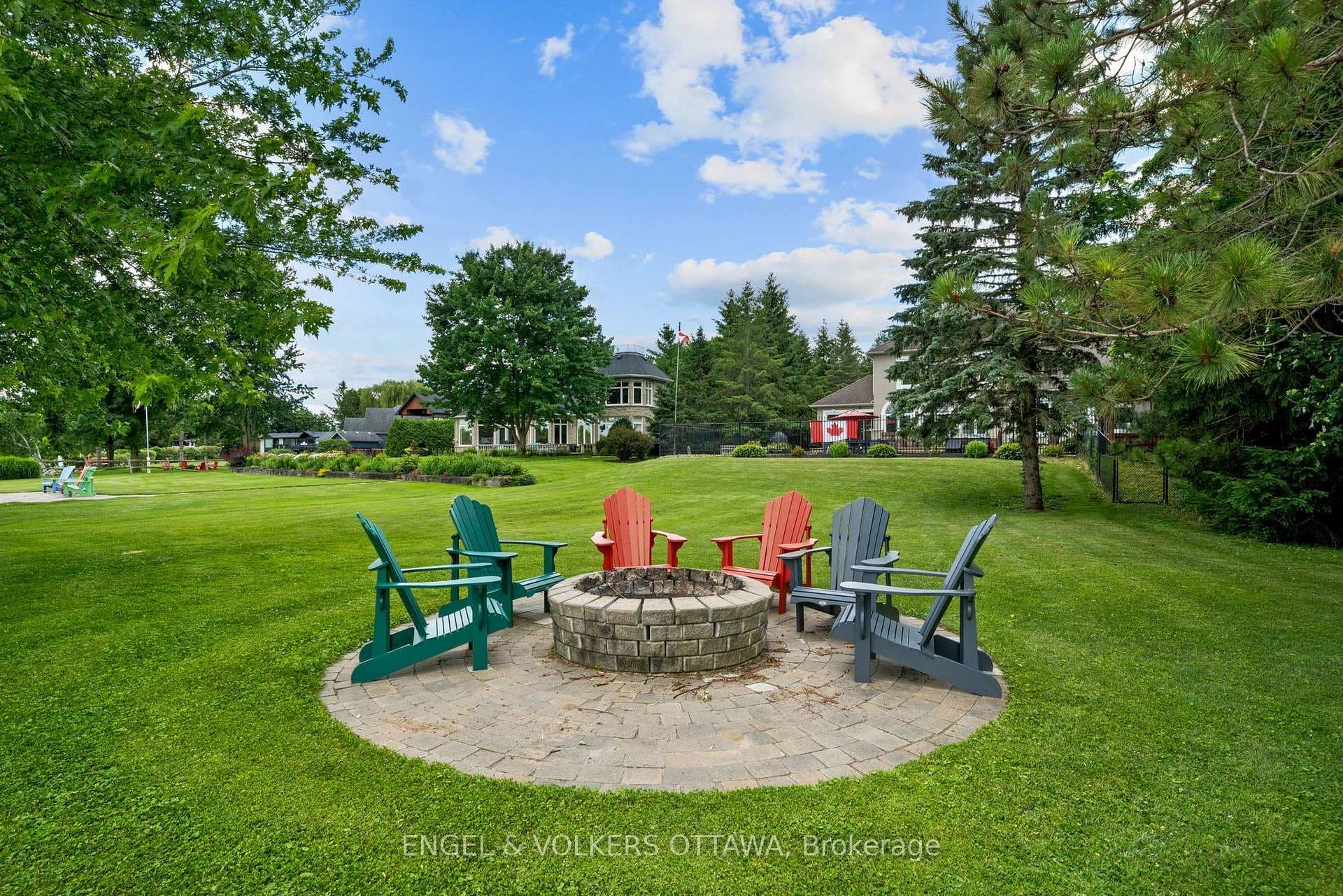 5833A Rideau Valley Drive photo 39
