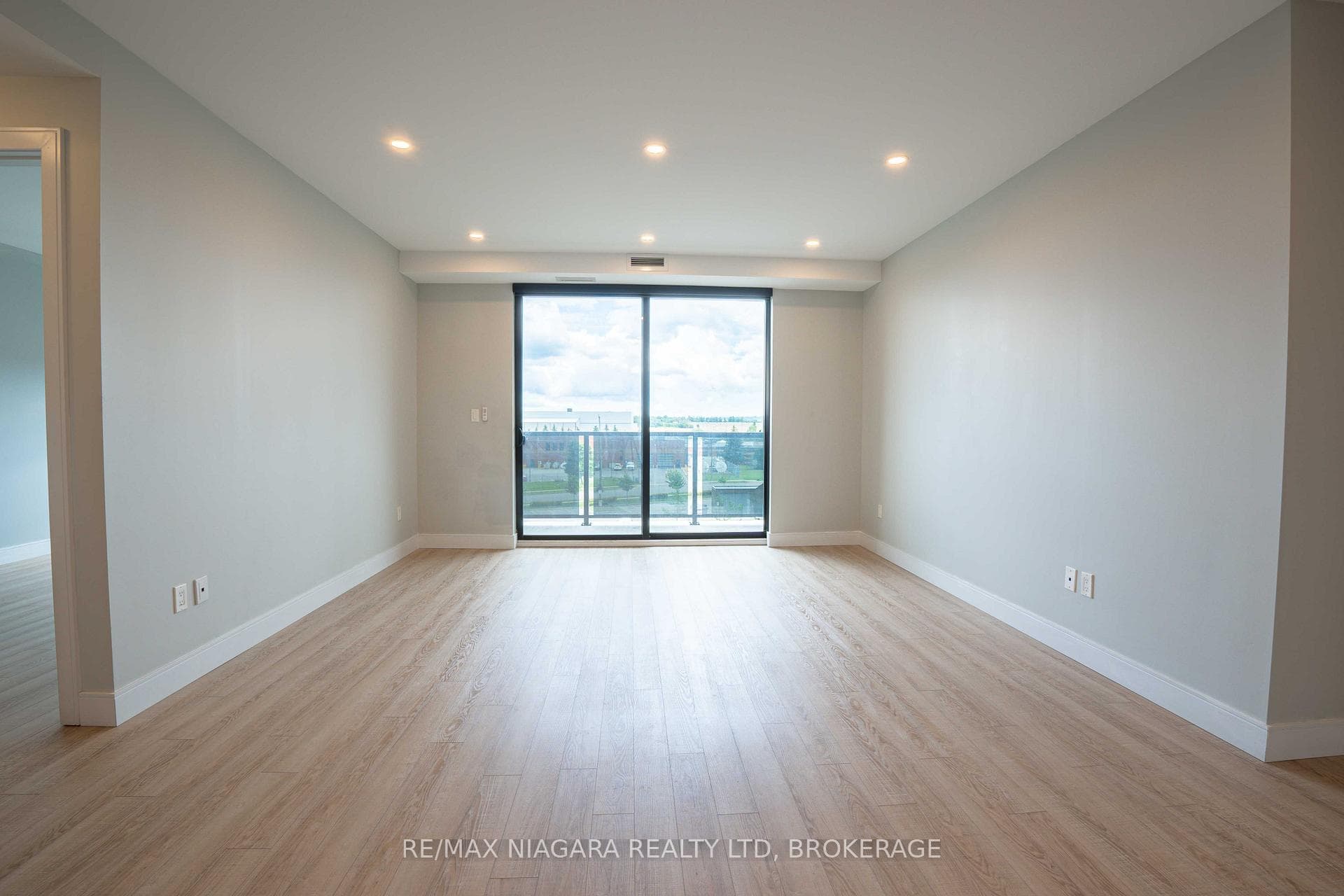 Dining Room/Living Room
