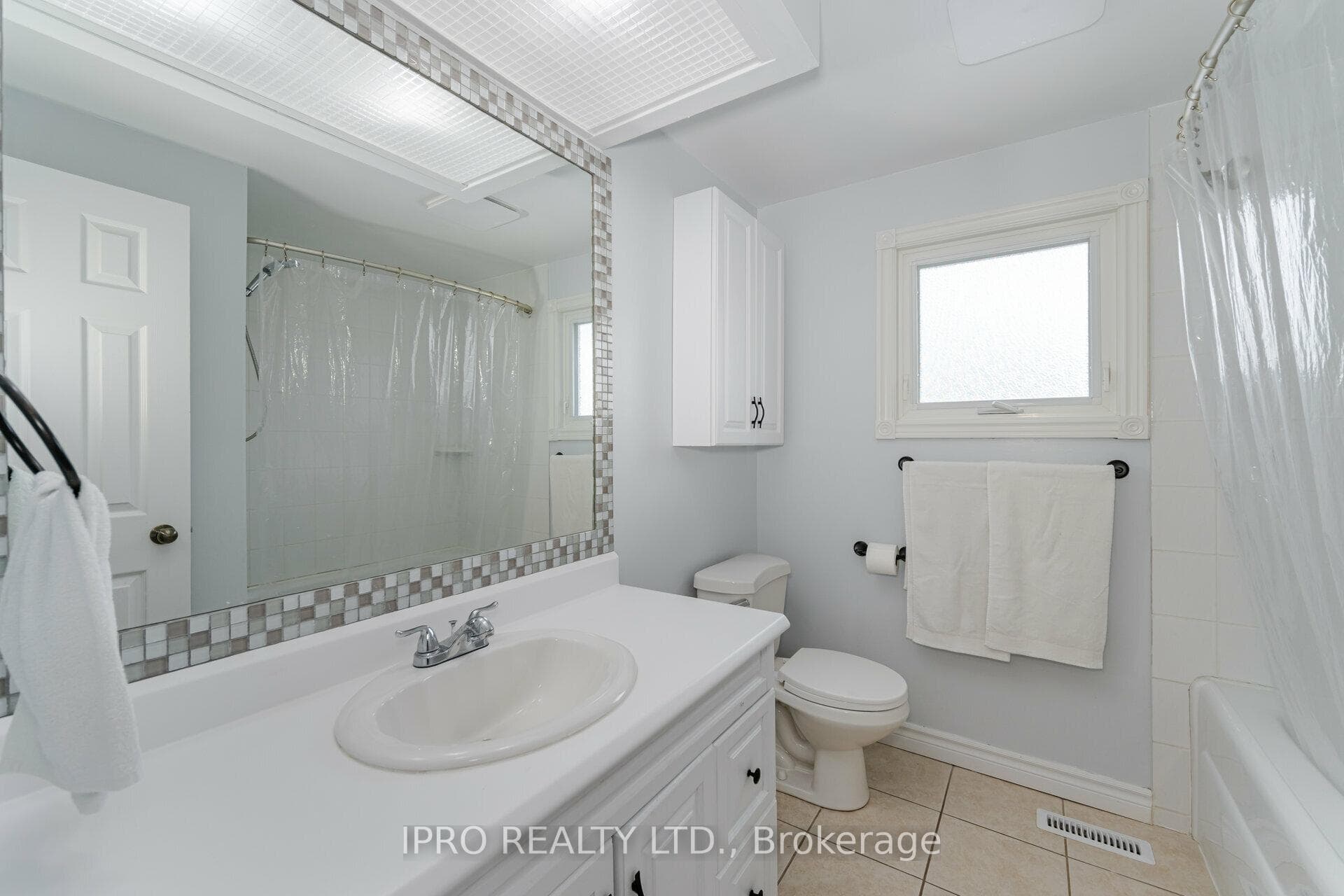10 Eden Place photo 22