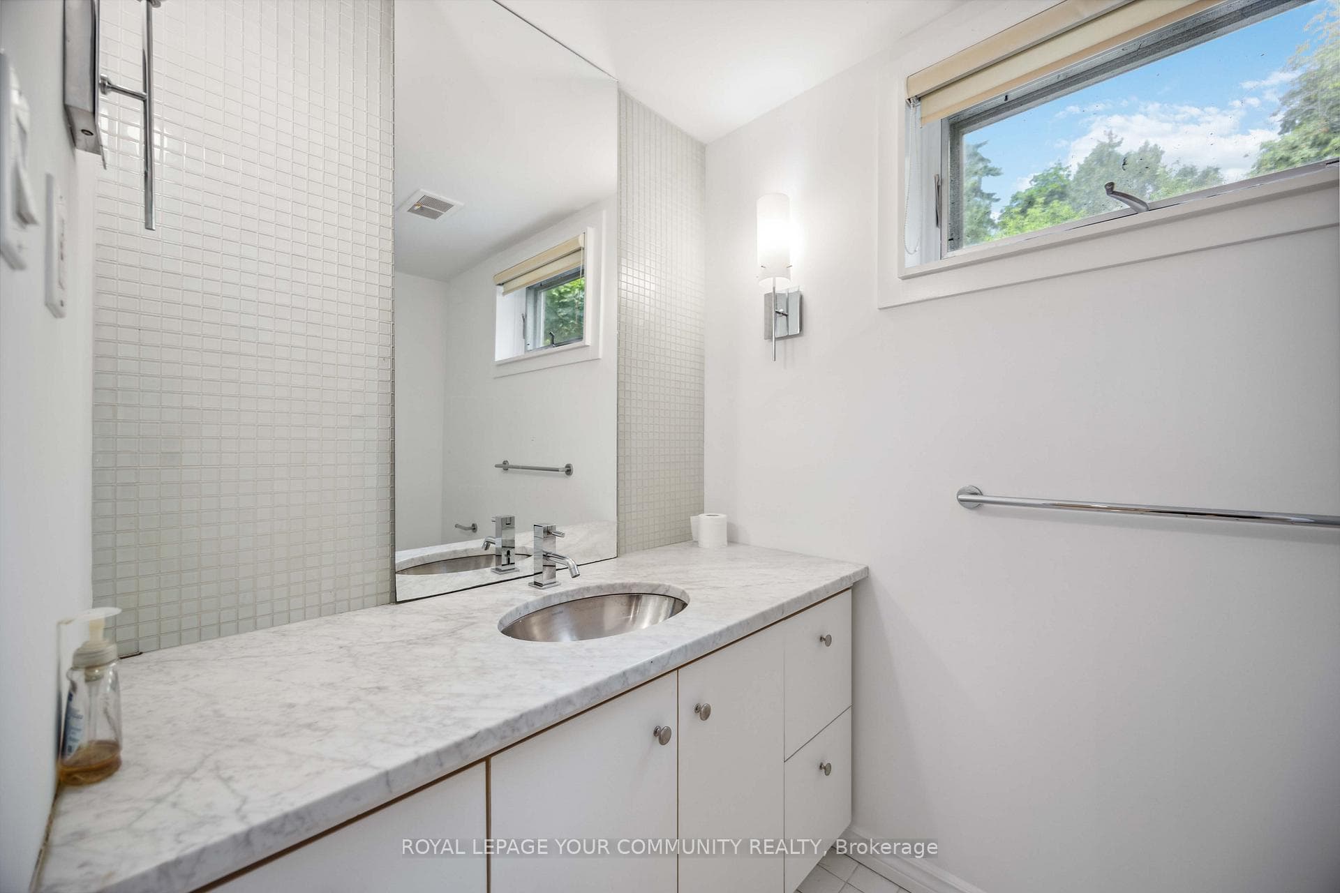 159 Burbank Drive photo 22