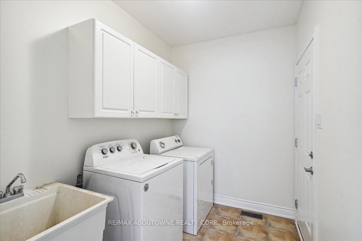 2453 Old Brompton Way photo 19