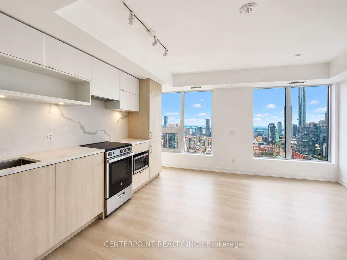 100 Queen Street Unit 3208 photo 2