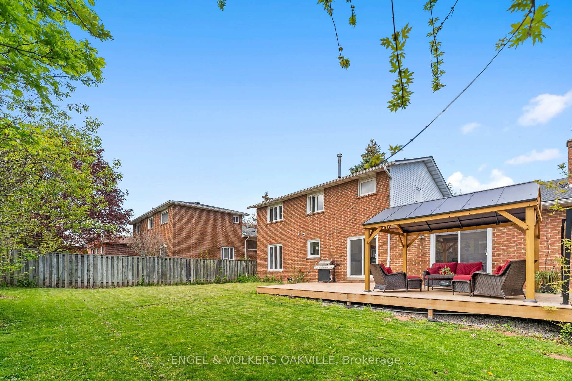 1487 Grand Boulevard photo 37