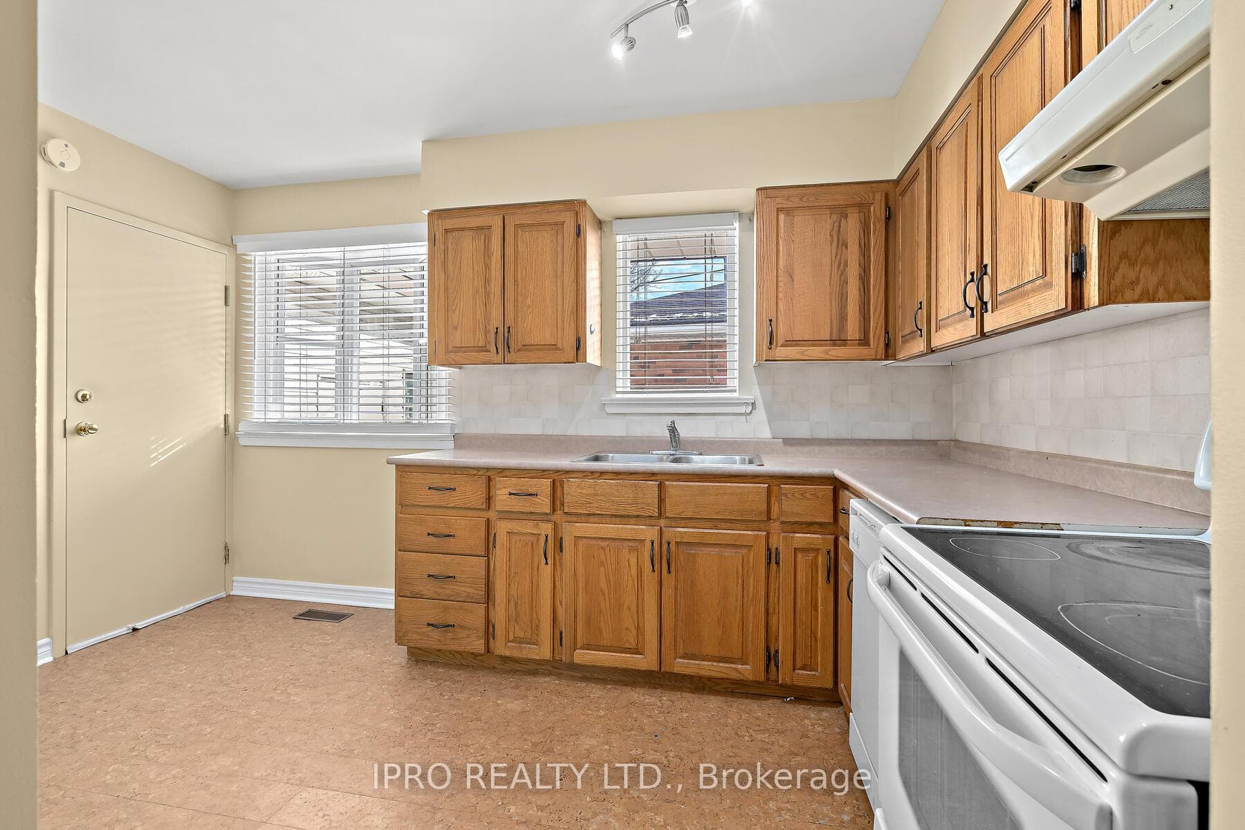 7 Rexway Drive Unit 7 photo 10