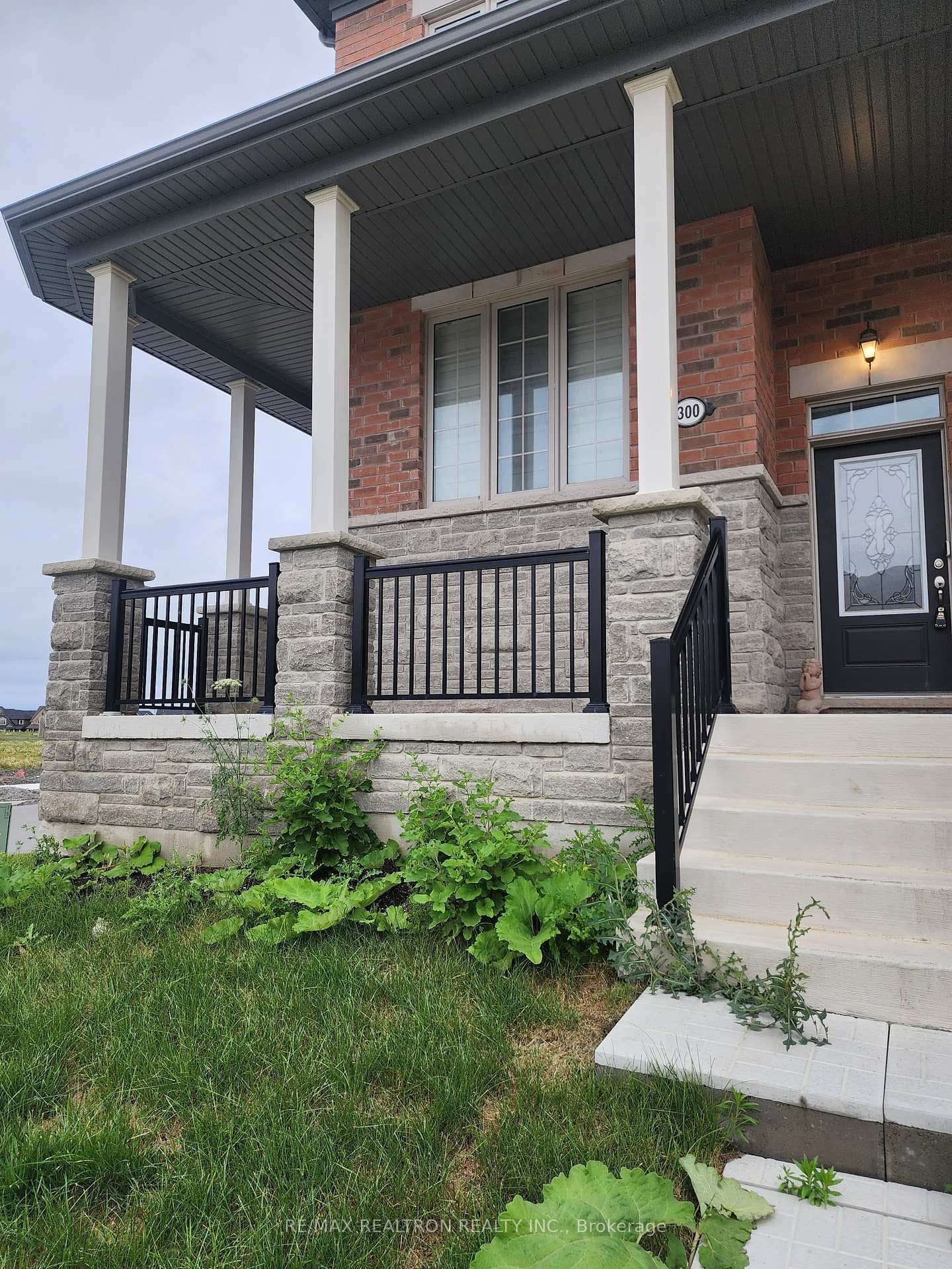 300 Coronation Road photo 3