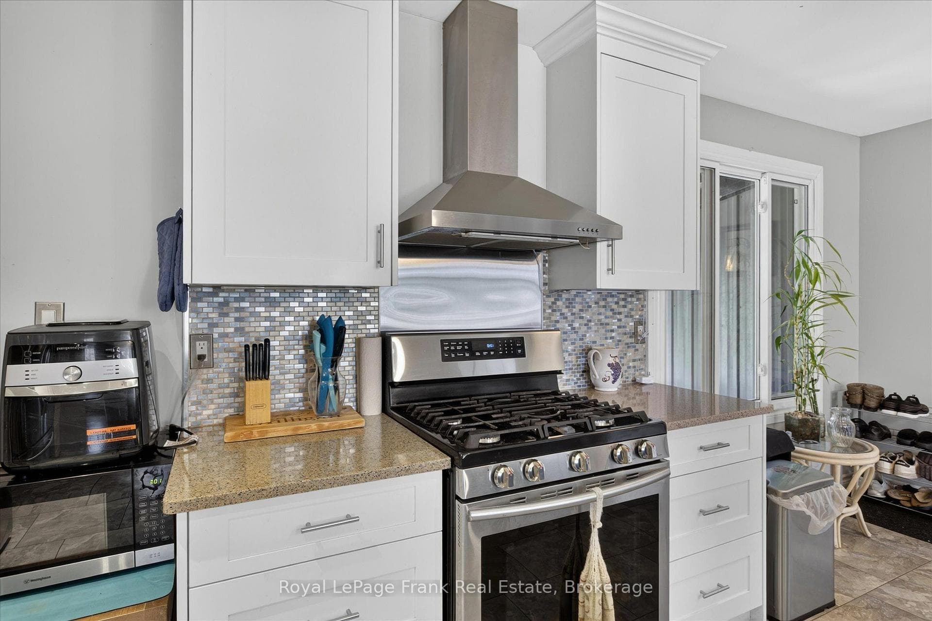731 Harper Road photo 11