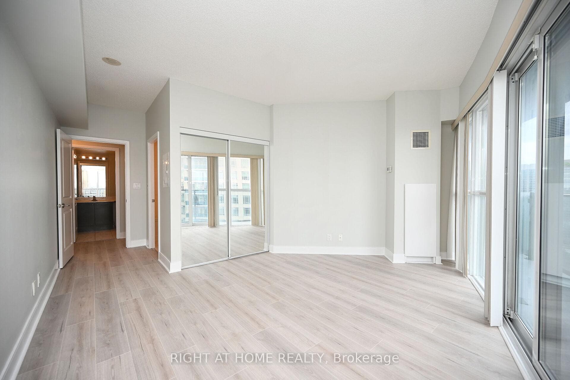 60 Absolute Avenue Unit 1608 photo 13