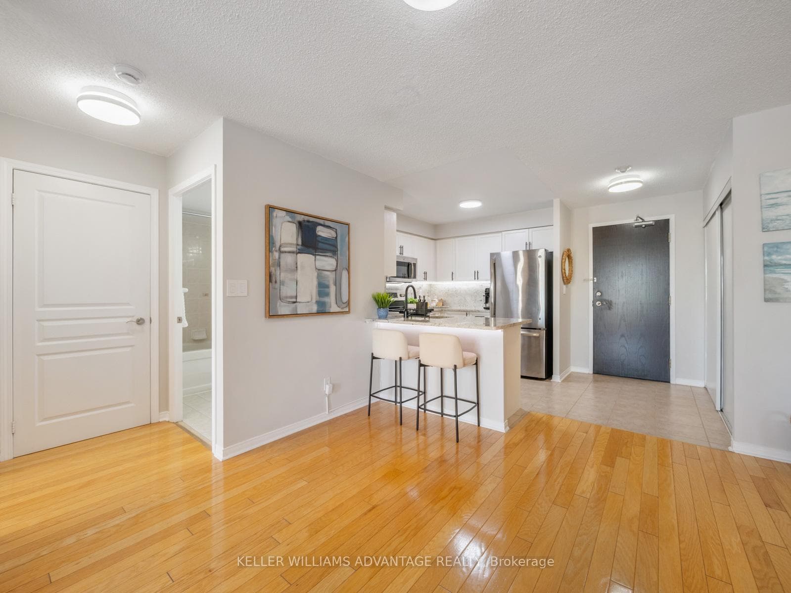 1733 Queen Street Unit 424 photo 11
