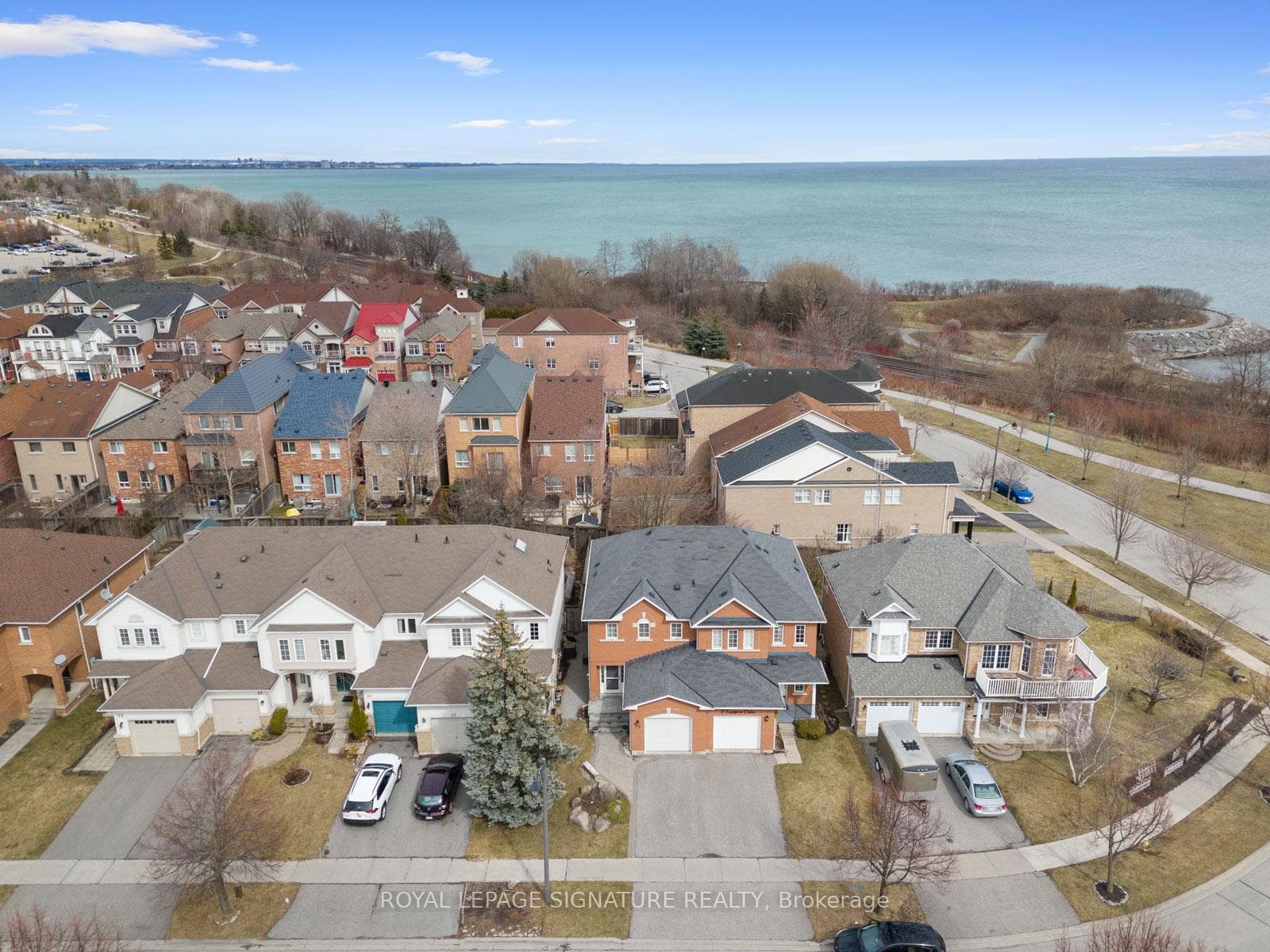 15 Eastport Drive photo 40