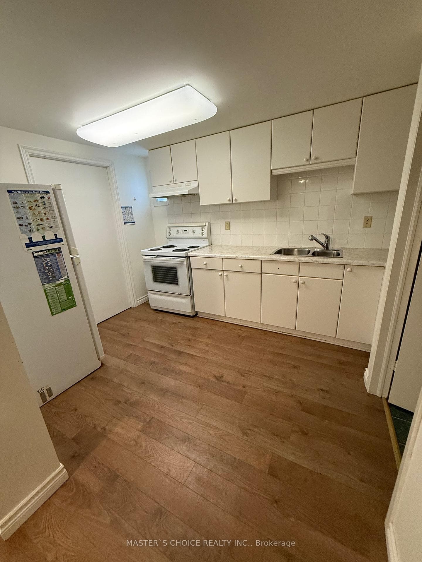 23 Carluke Crescent photo 14