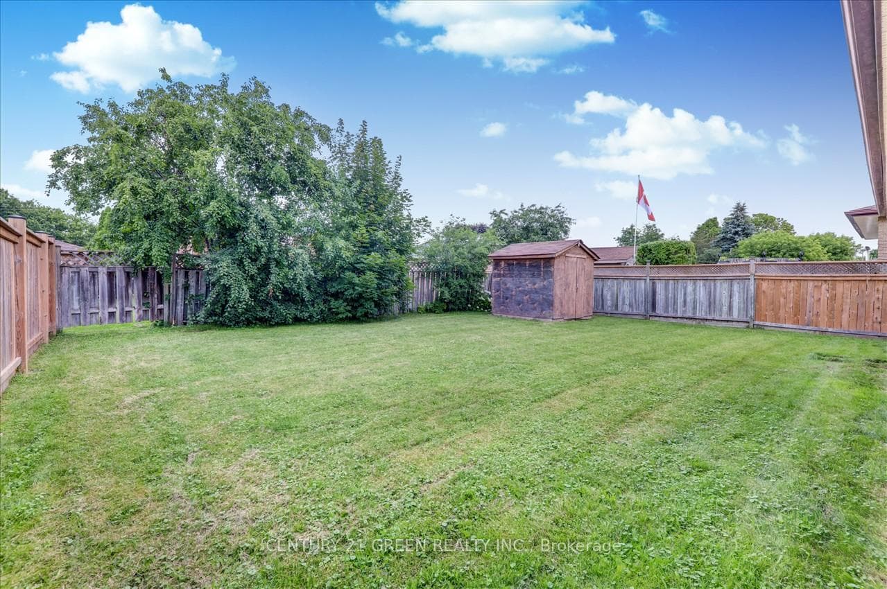 57 Madill Crescent photo 29
