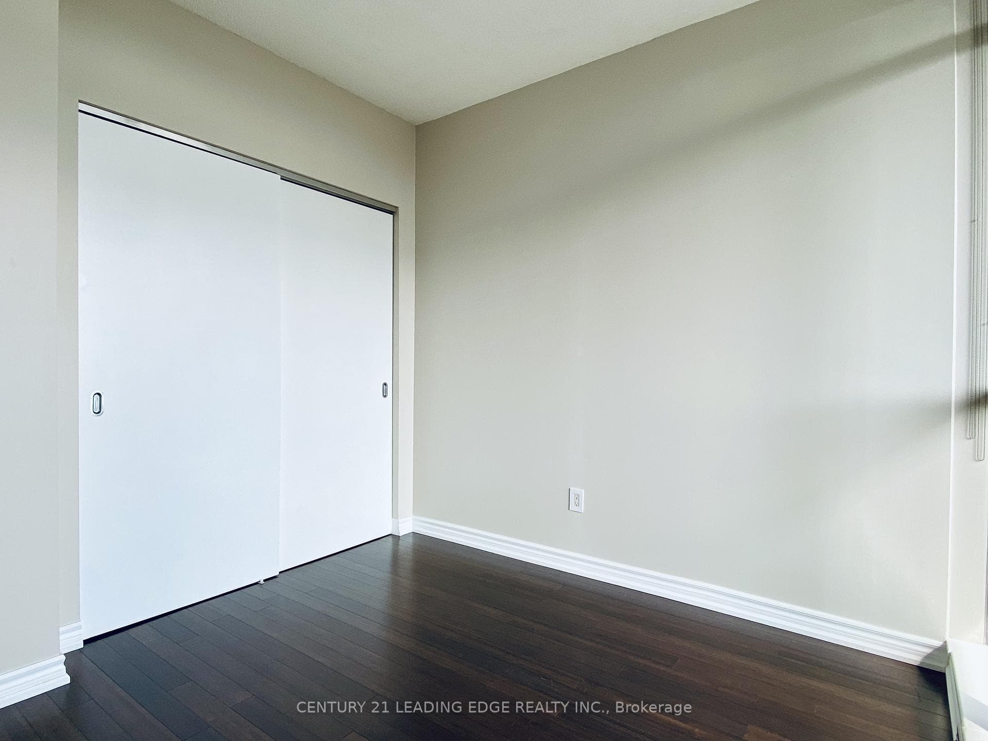 281 MUTUAL Street Unit 2402 photo 10