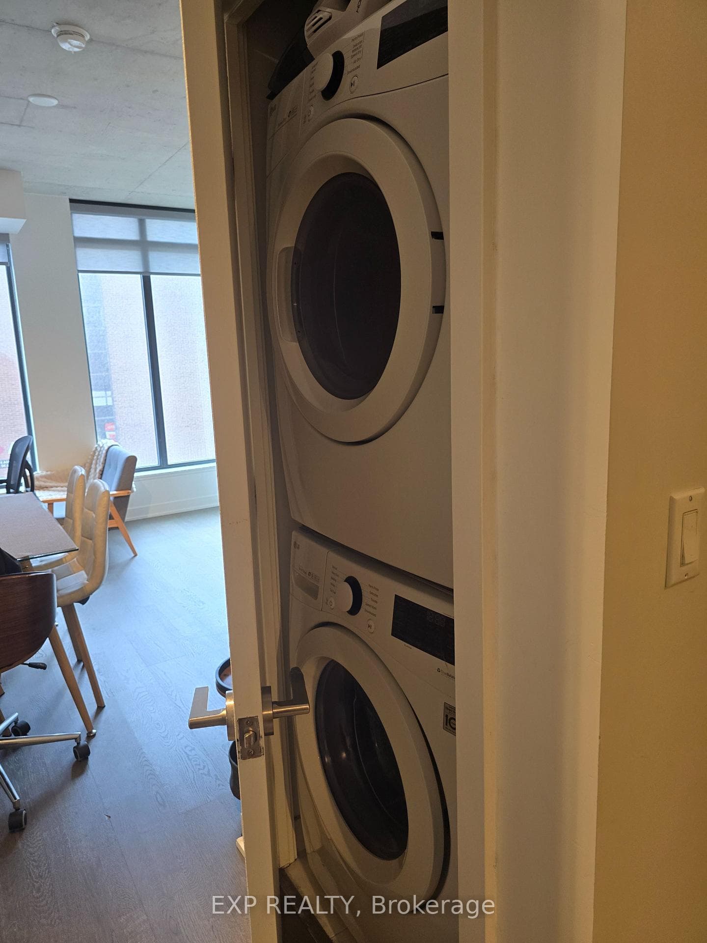 203 Catherine Street Unit 204 photo 9