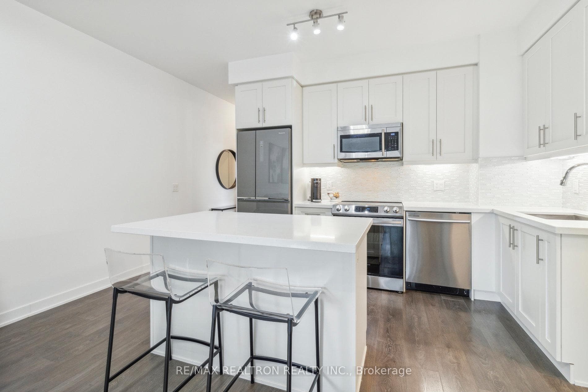 75 Oneida Crescent Unit 310 photo 15