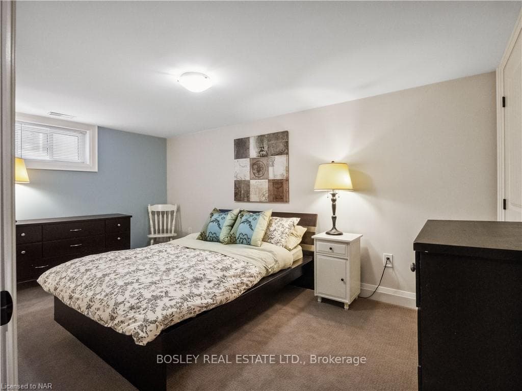 39 Woodbine Avenue photo 25