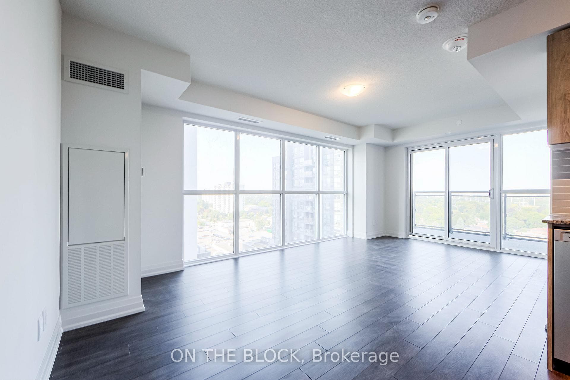 20 Meadowglen Place Unit 1201 photo 25