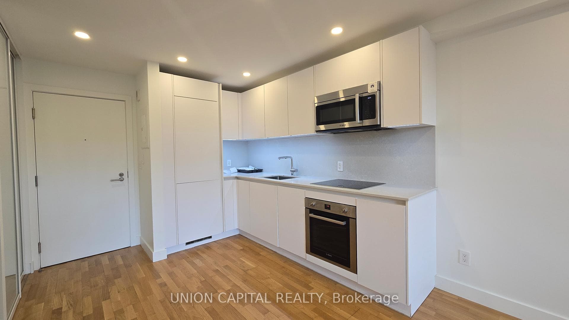 230 Oak Street Unit 203 photo 4