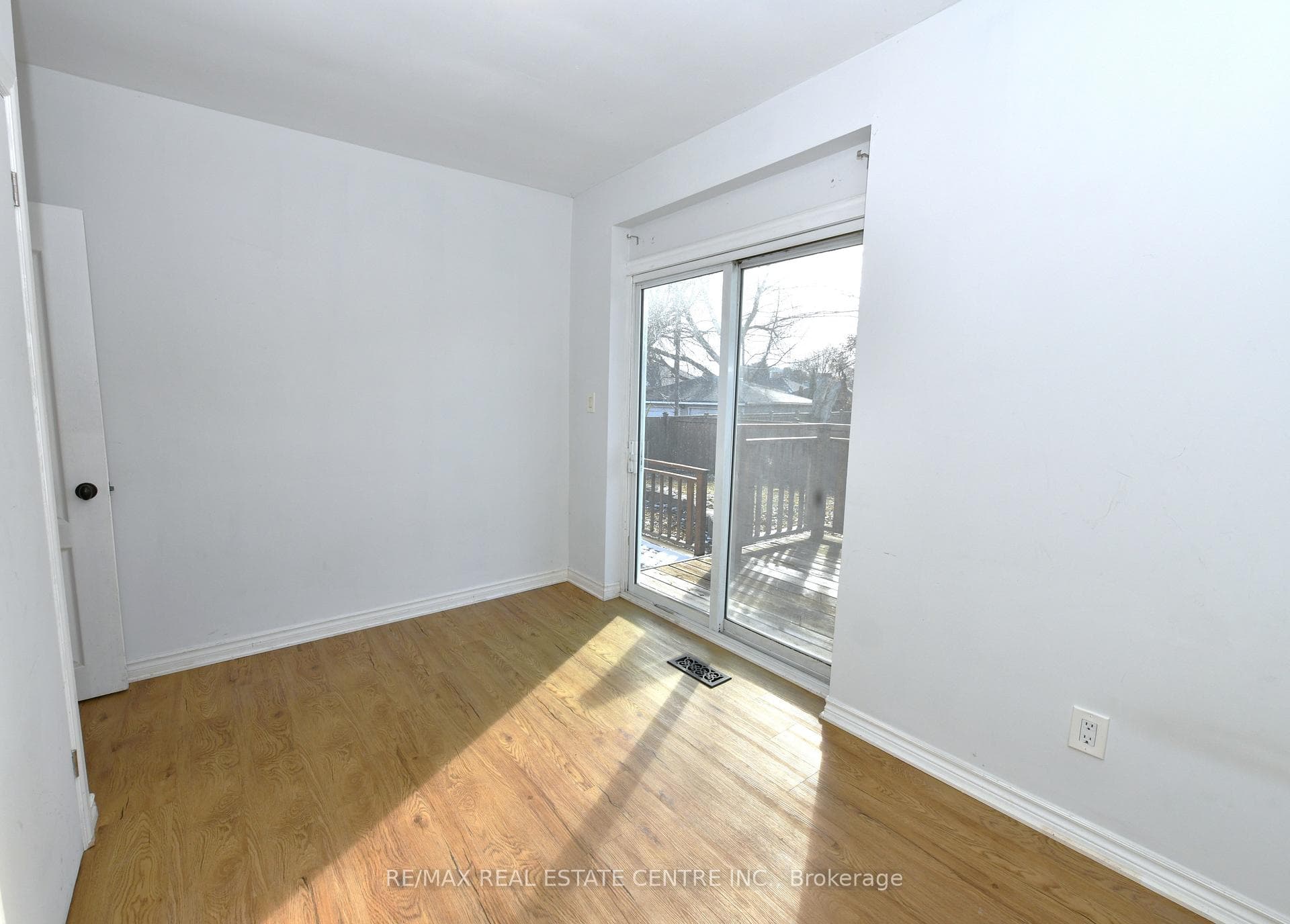 148 Ontario Street photo 14