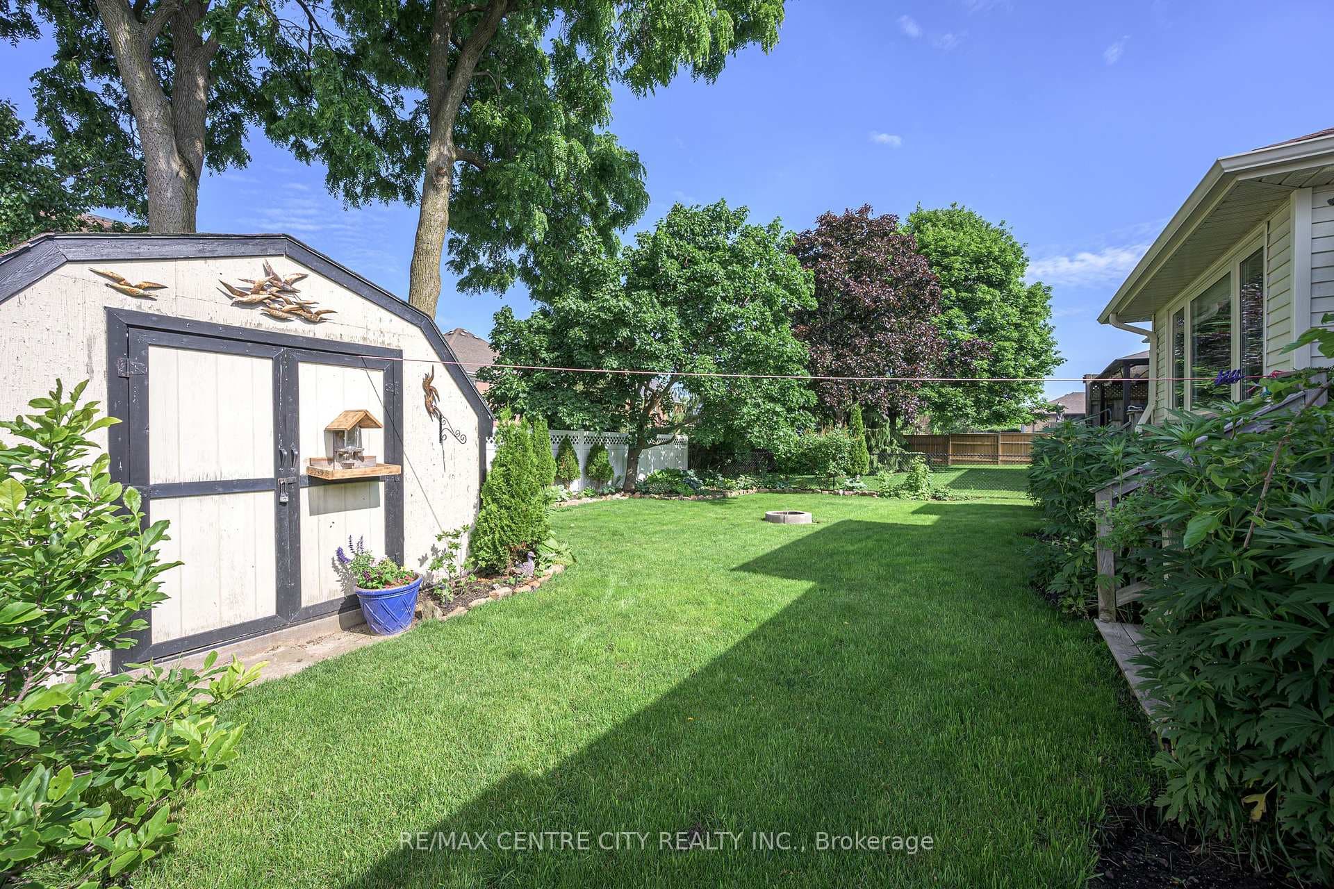 15 Cavanaugh Crescent photo 6