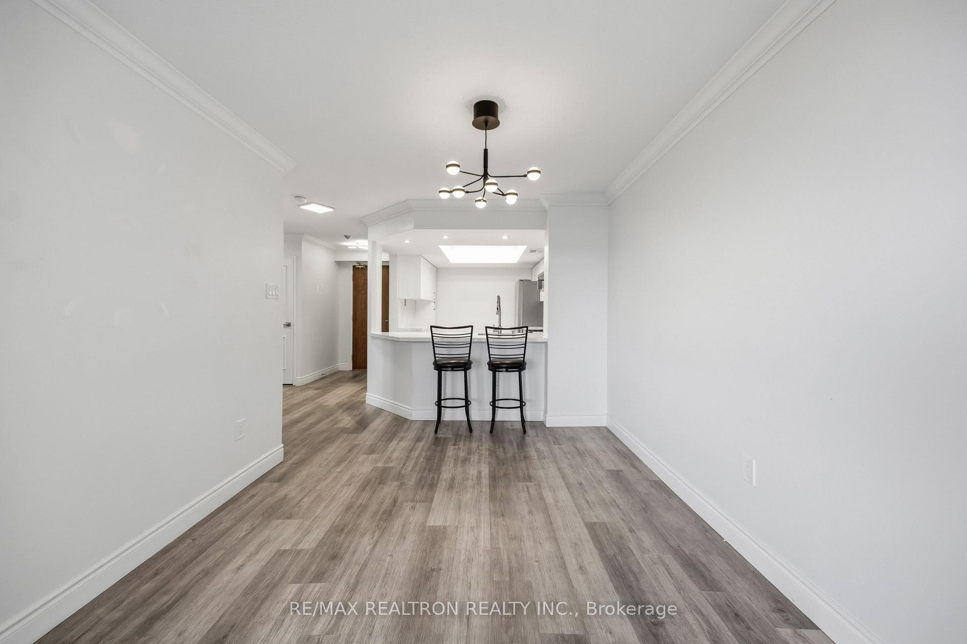 7440 Bathurst Street Unit 608 photo 8