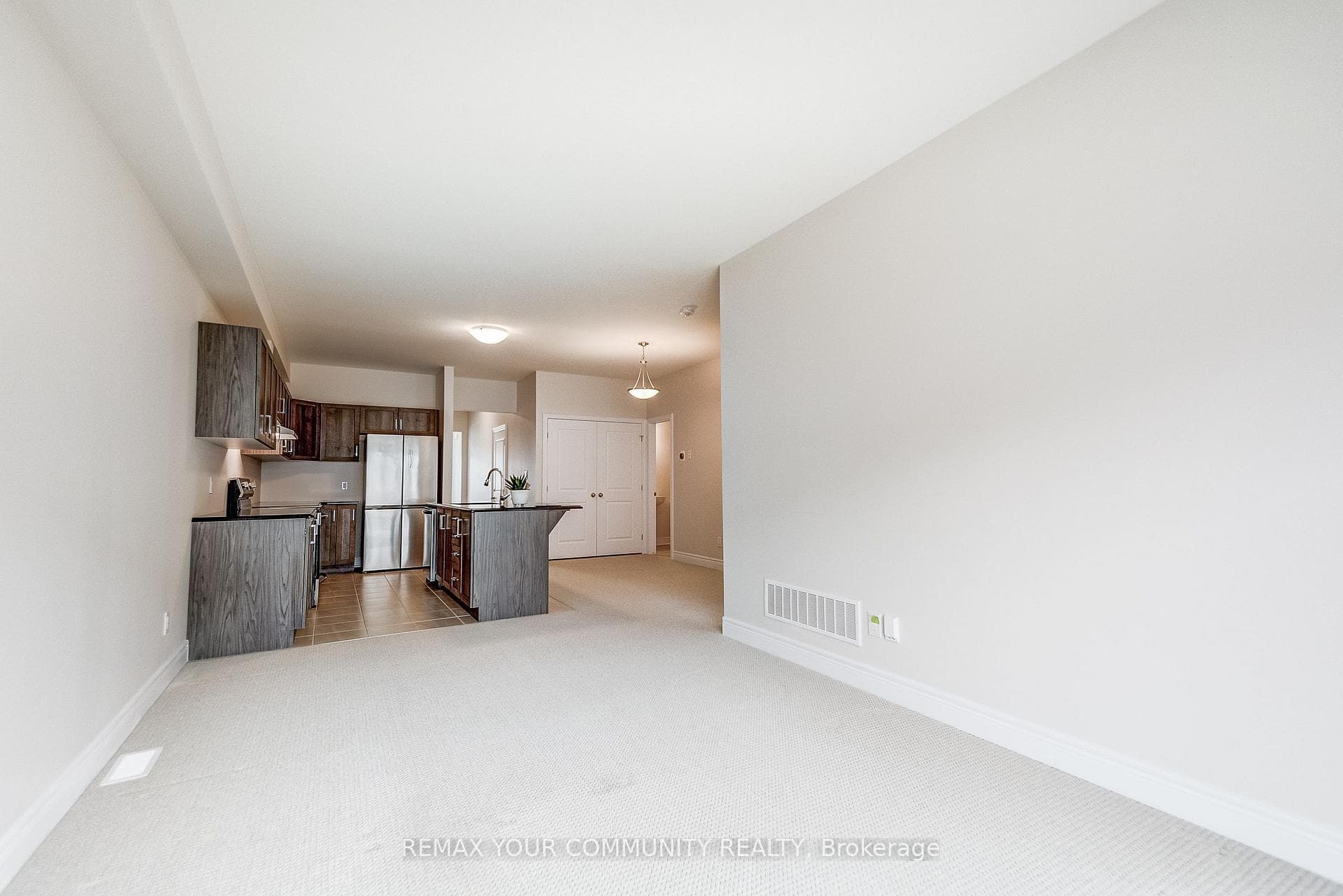 436 Viking Street photo 8