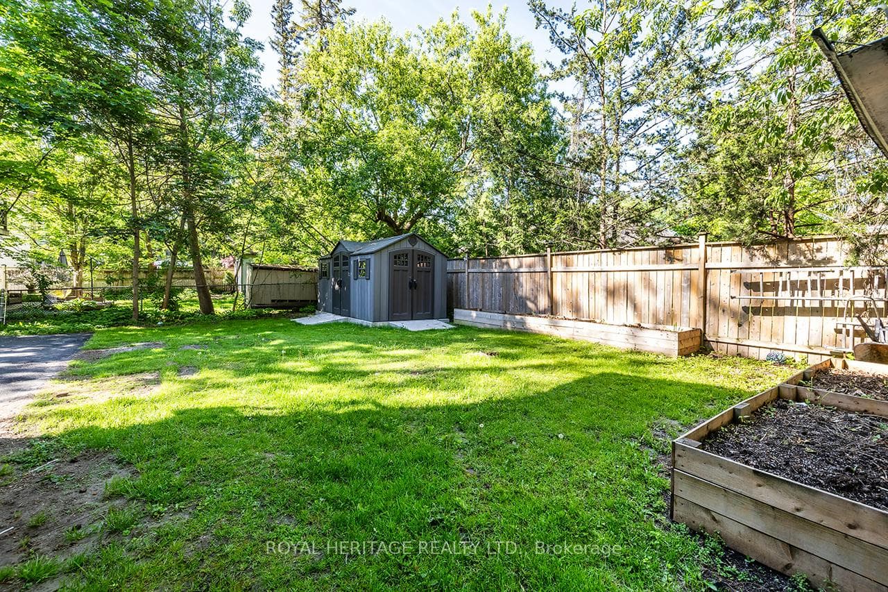 220 Cochrane Street photo 47