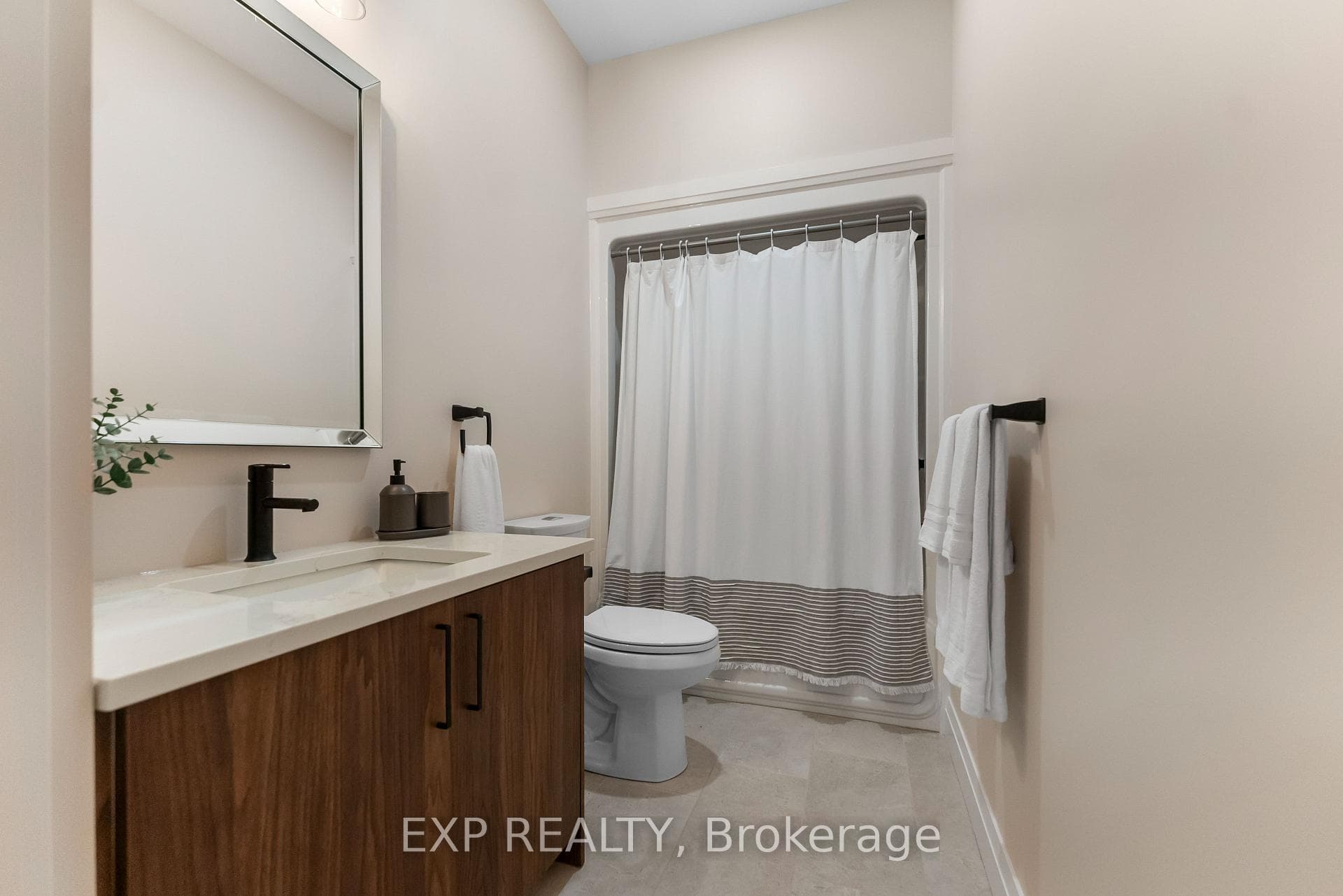00 Calabogie Road photo 21