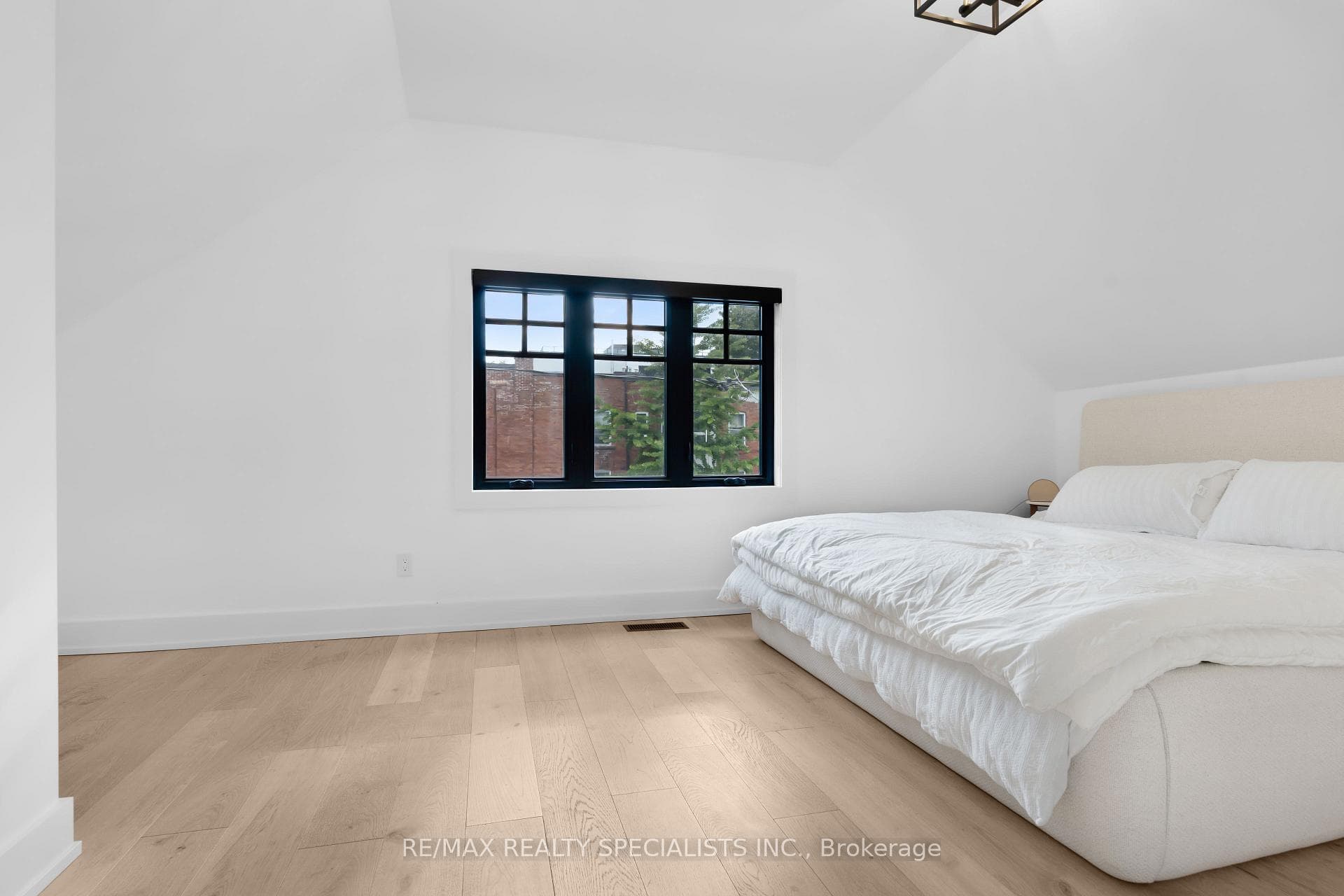 997 Mount Pleasant Road photo 34