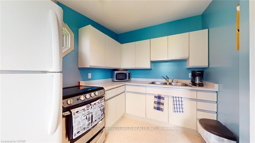 431 AVON Drive photo 36