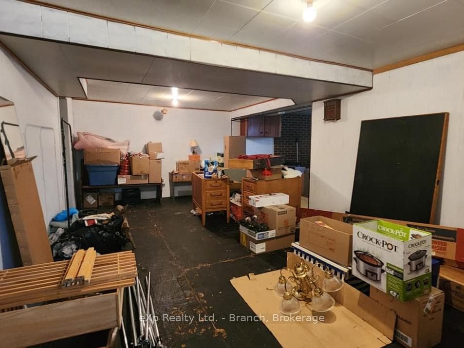 348 Birch Street photo 13