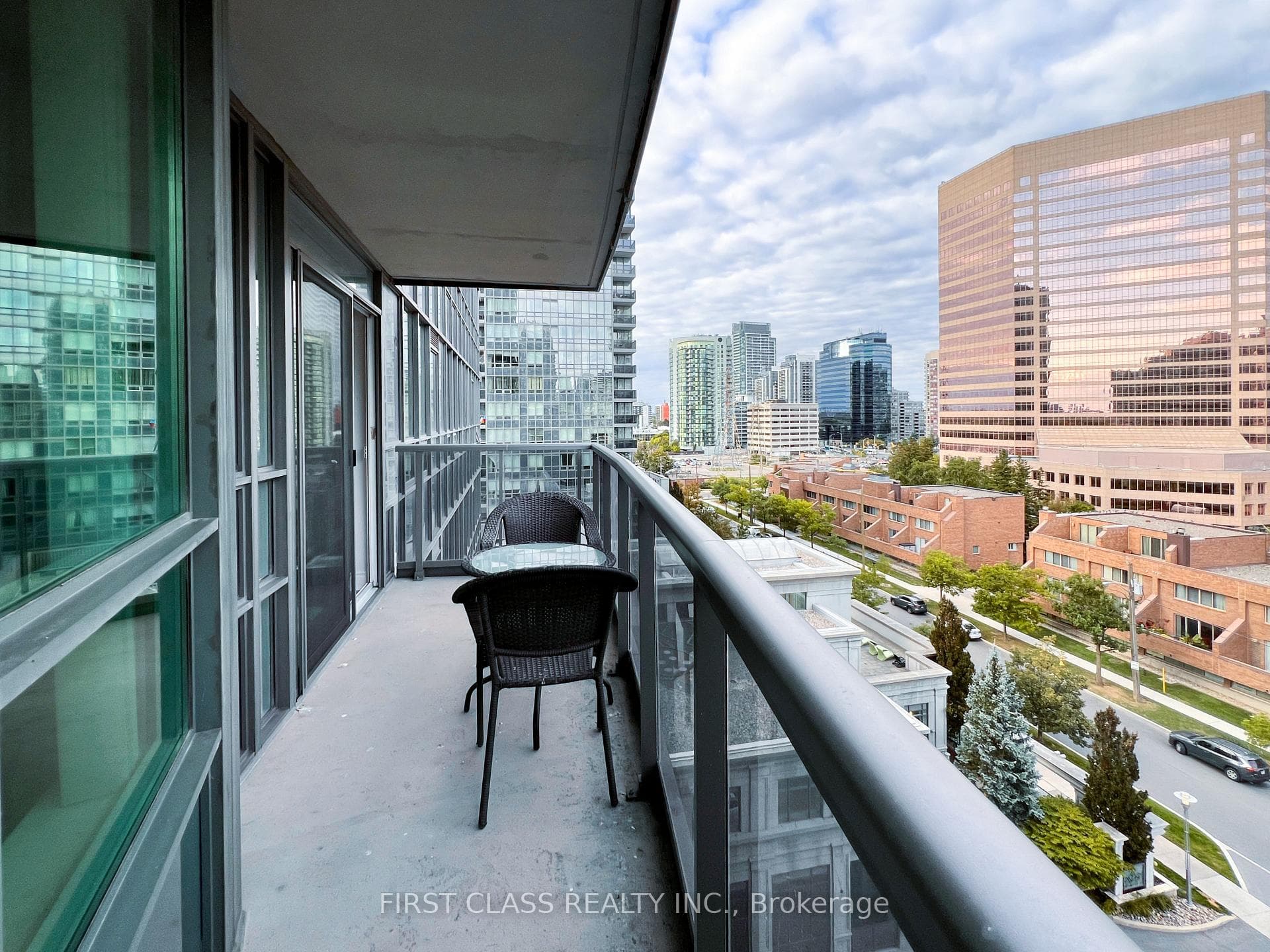 15 Greenview Avenue Unit 814 photo 18