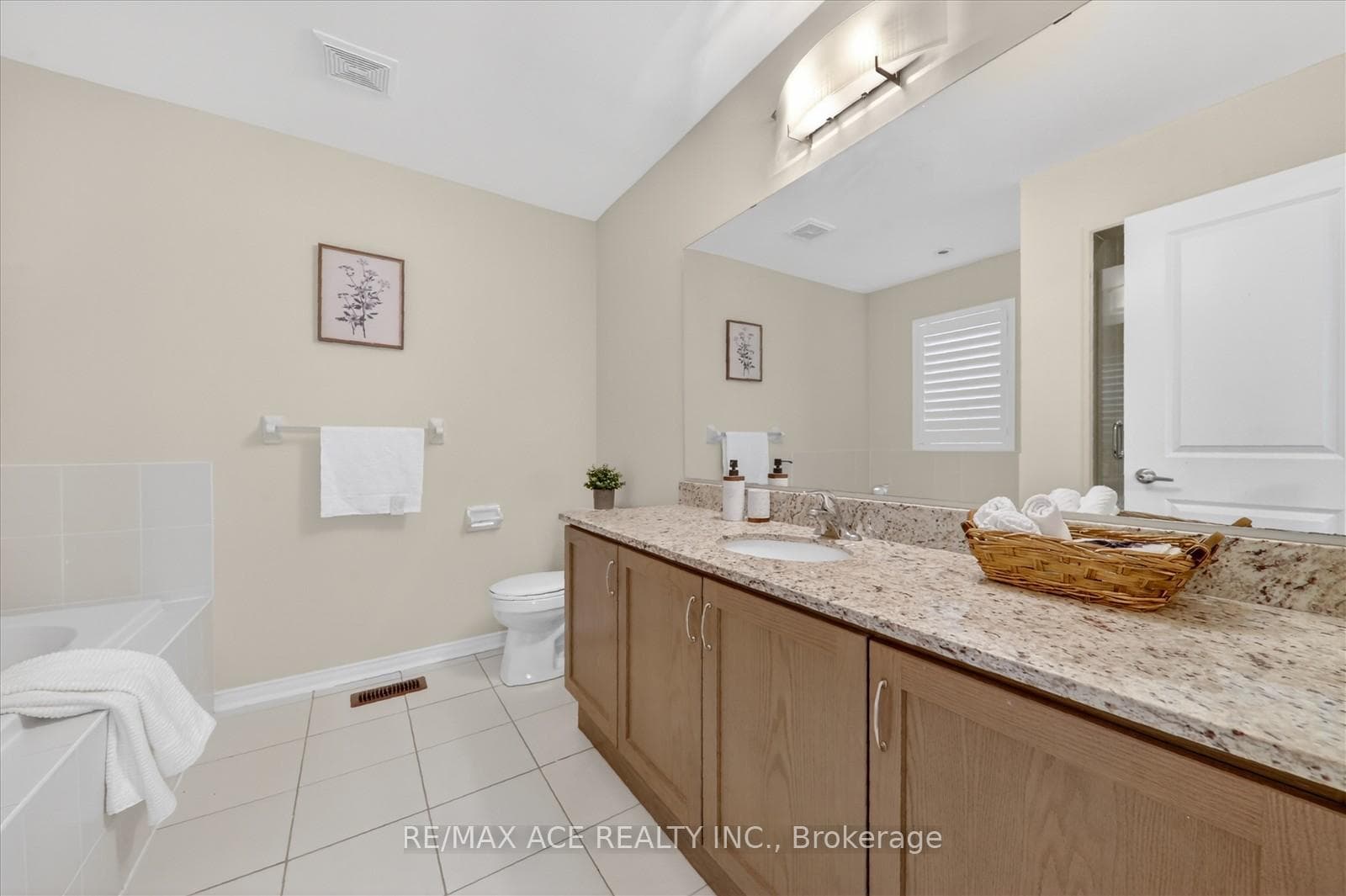 1034 Byron Street photo 27