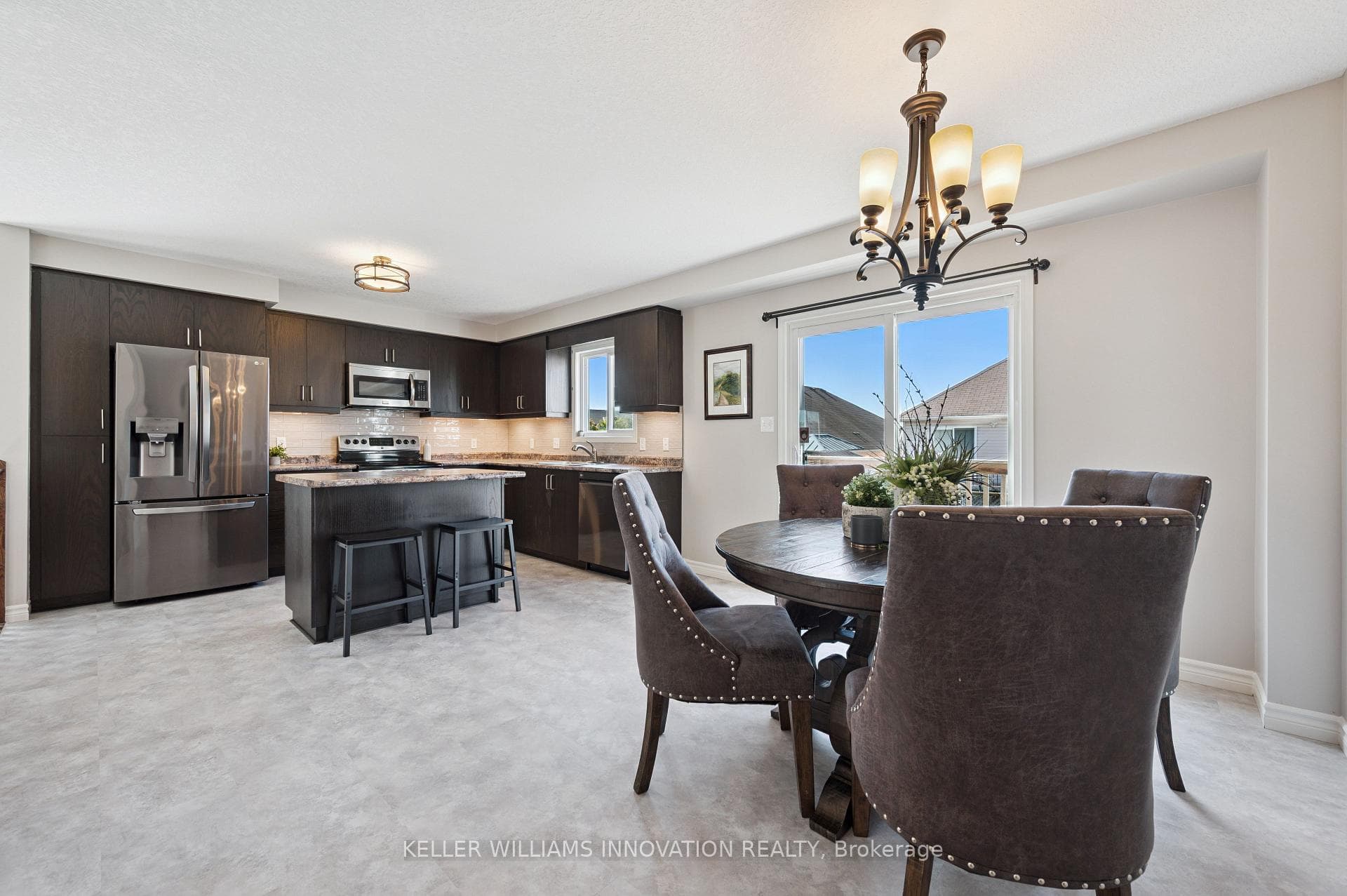 665 Albert Avenue photo 12