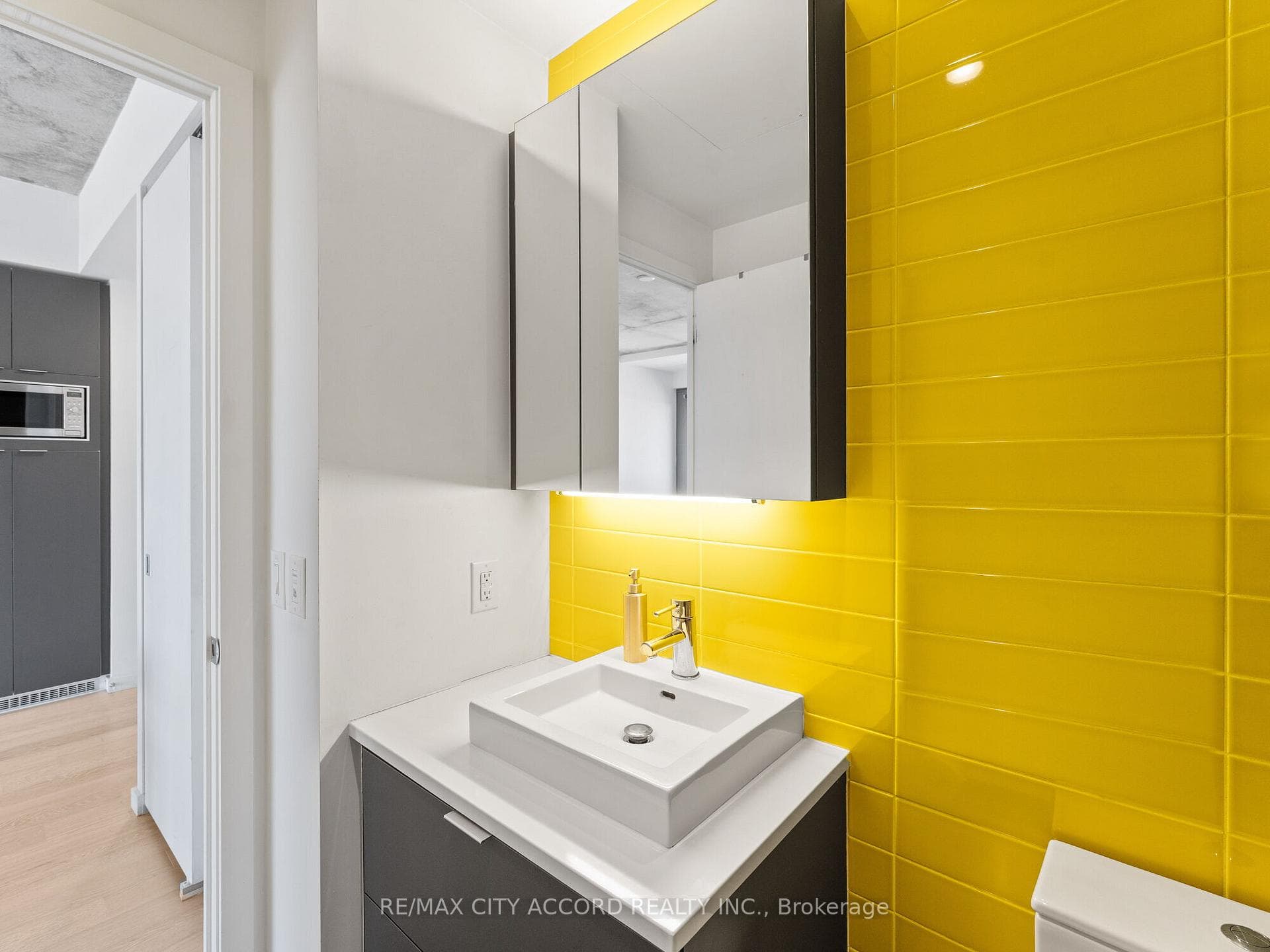 170 Bayview Avenue Unit 305 photo 13