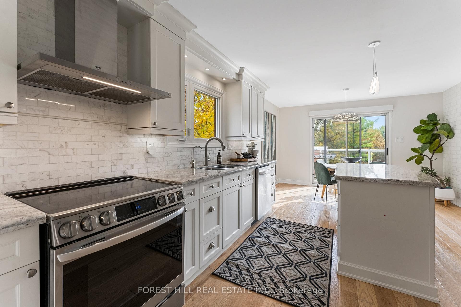 63 Humber Valley Crescent photo 13