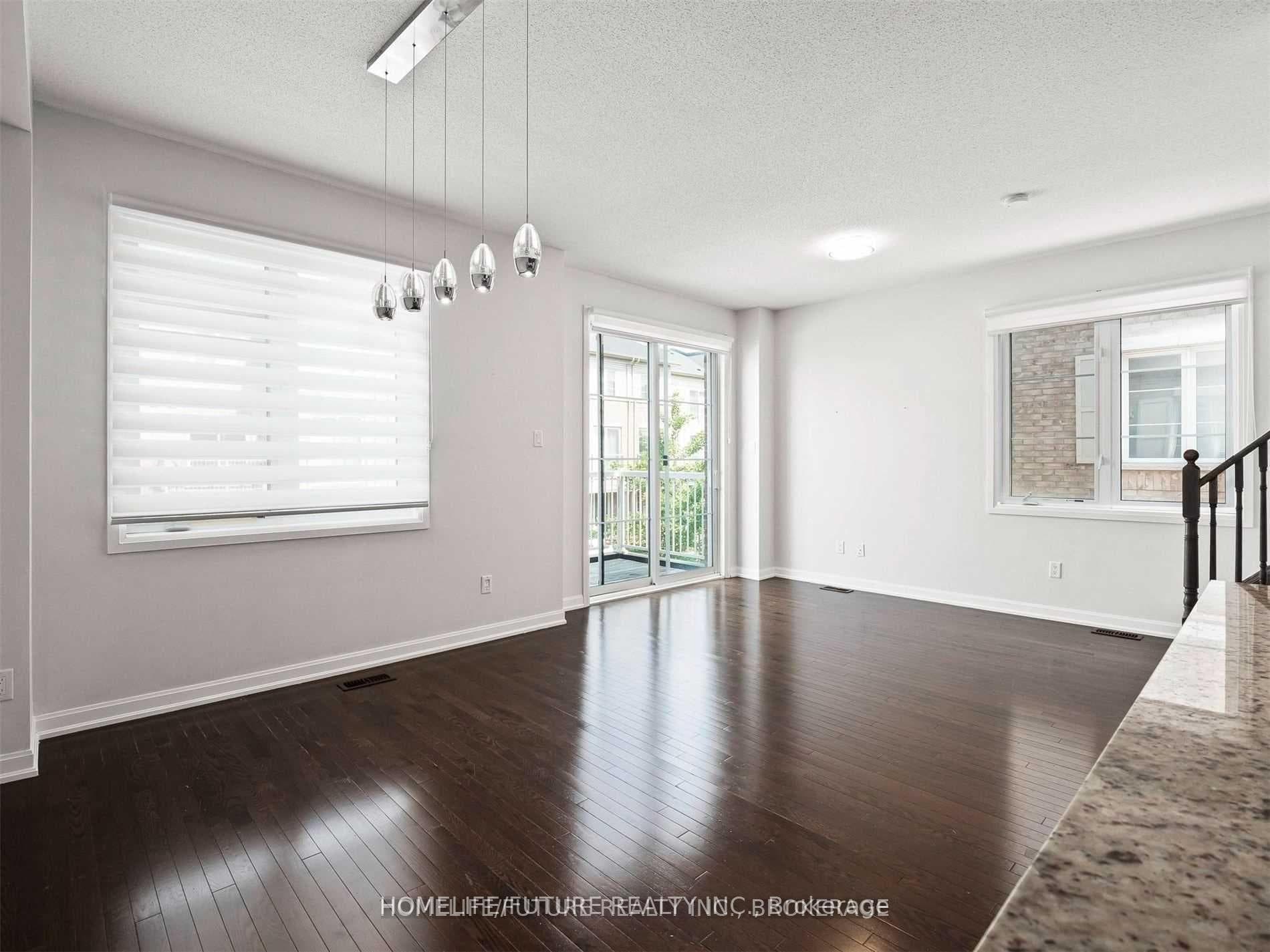 165 Hampshire Way Unit 127 photo 19