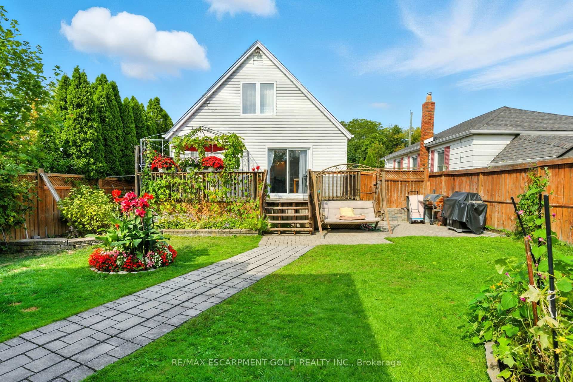 39 CLAYBURN Avenue photo 30