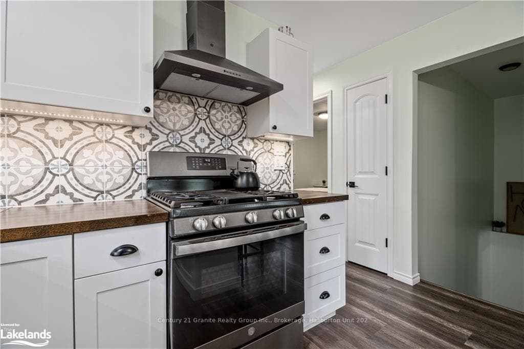 3232 STISTED Road photo 25