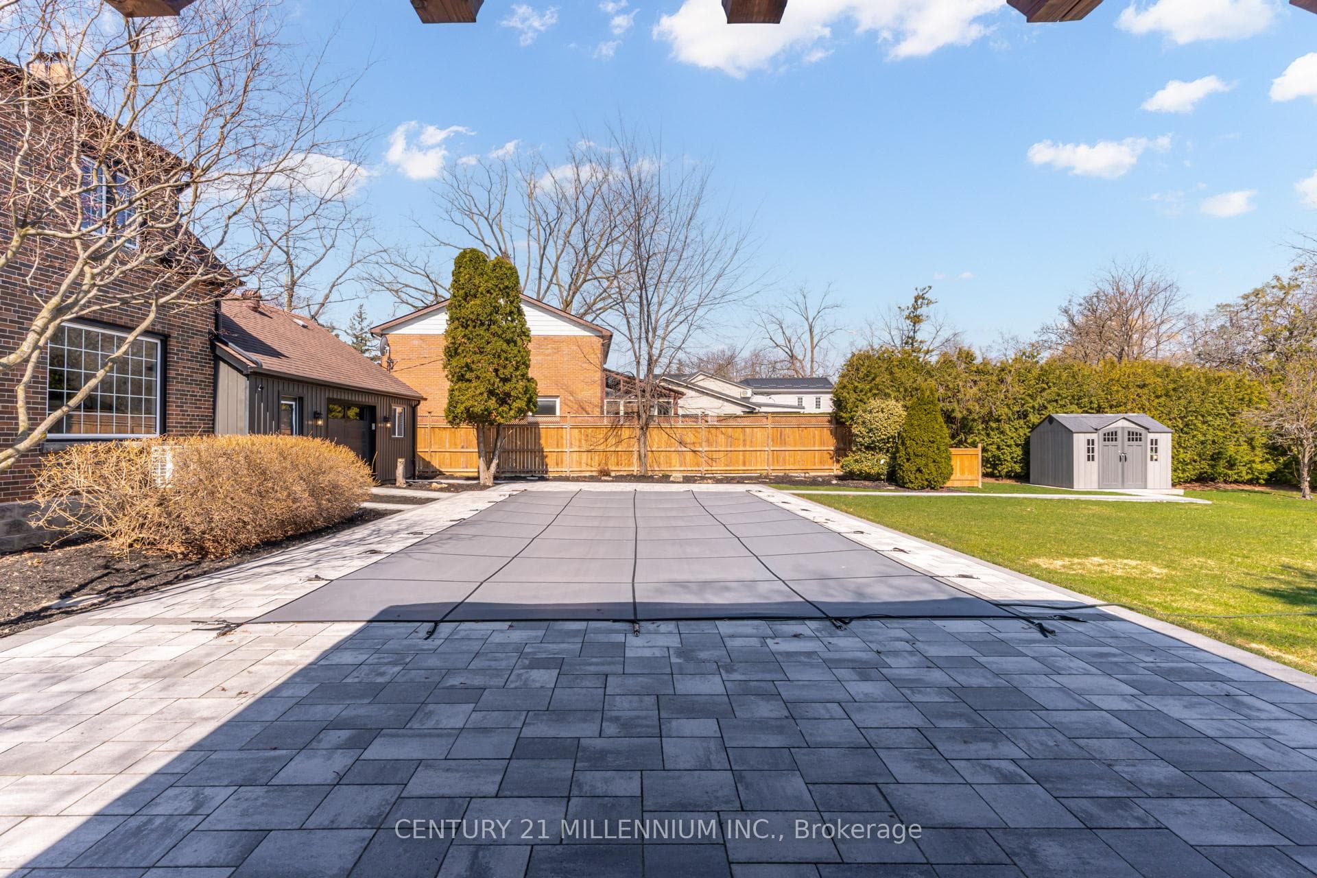 126 Elizabeth Street photo 35