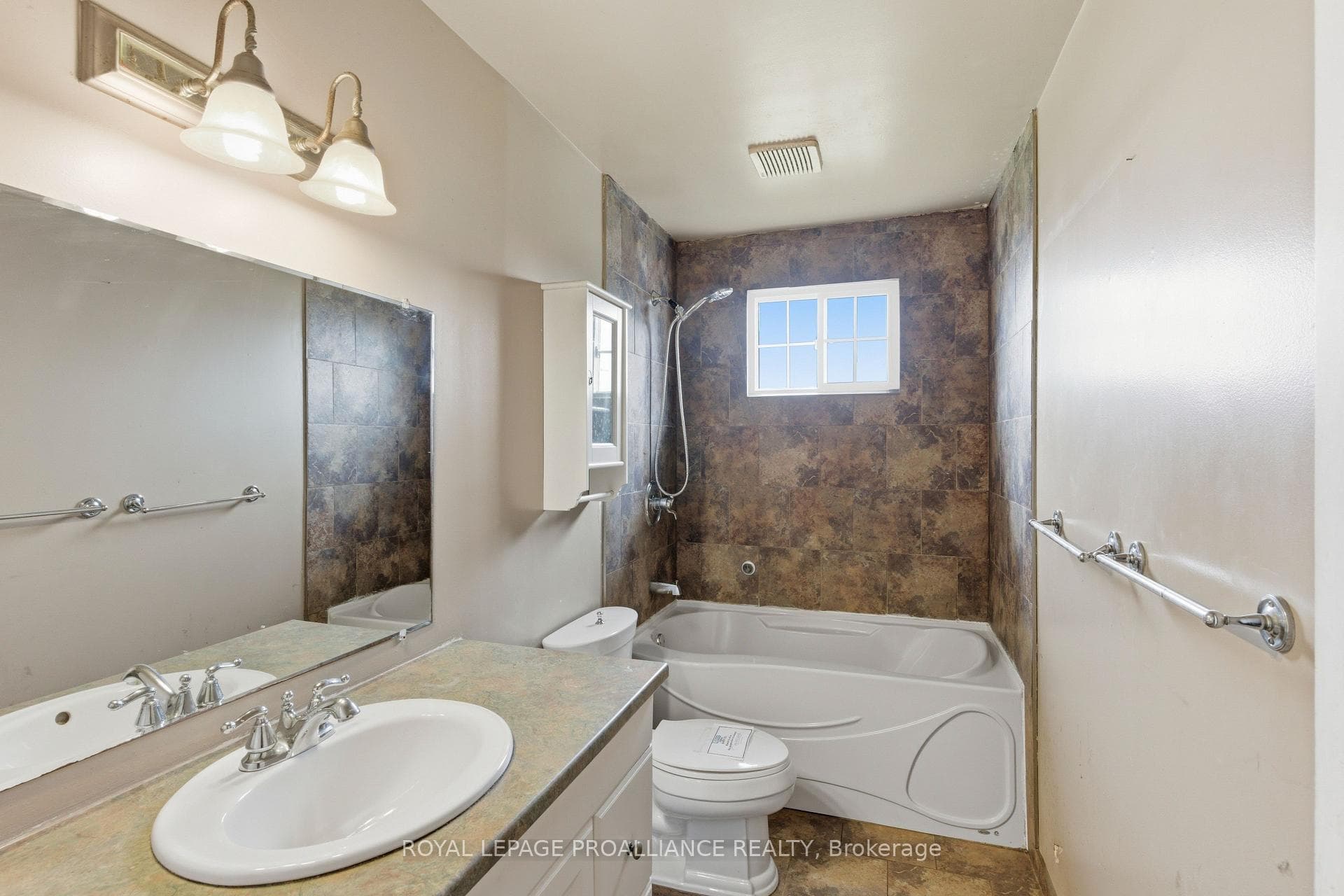 1306 Brockmount Place photo 13
