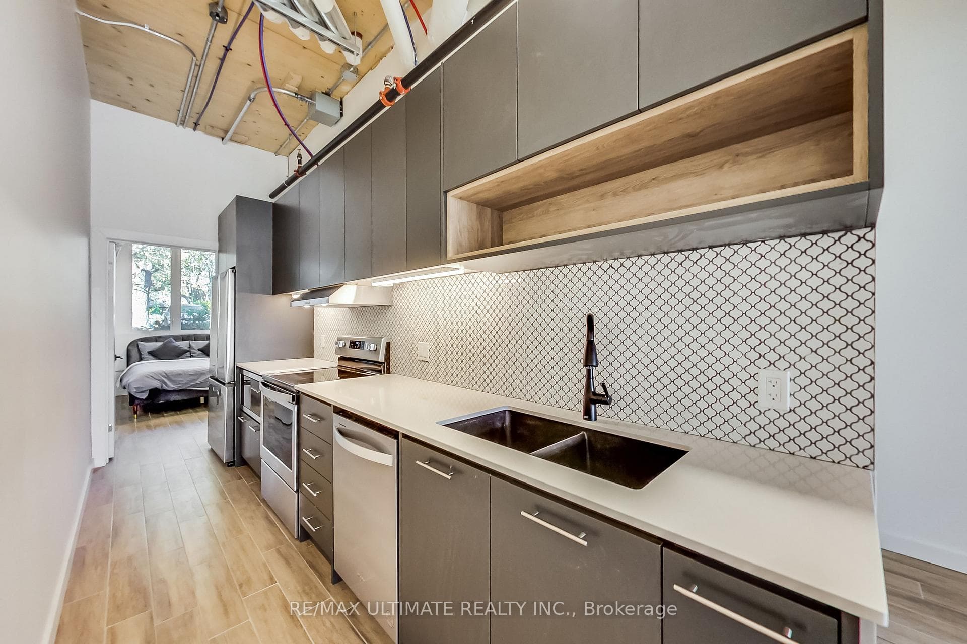 1602 Queen Street Unit 101 photo 9