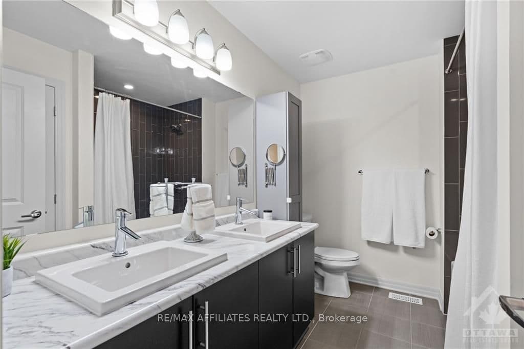 209 OVERBERG Way photo 21