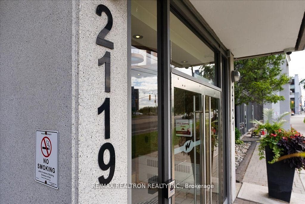 2119 Lake Shore Boulevard Unit 301 photo 6
